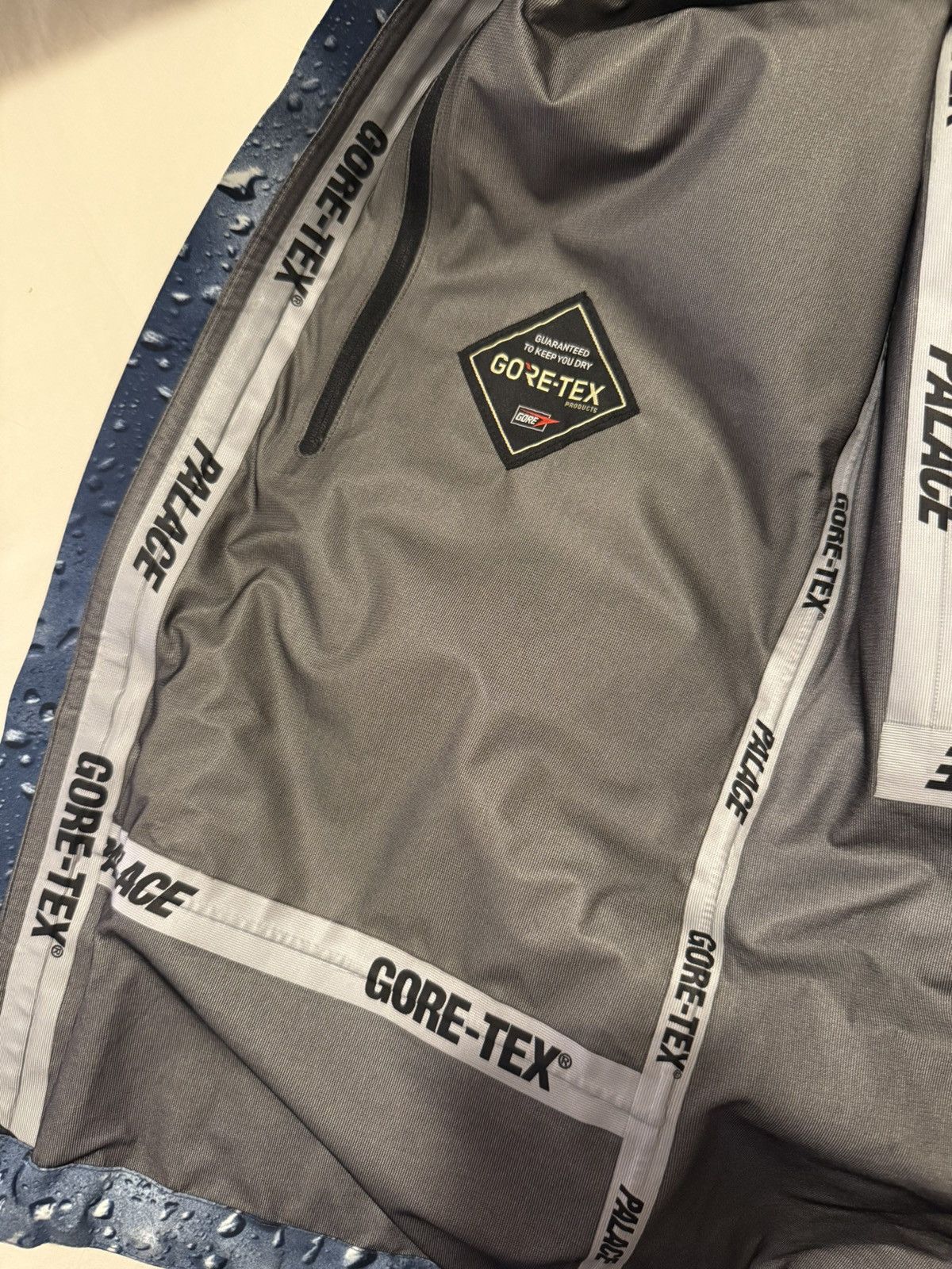 Palace Palace Gore Tex Raindrop Jacket Size US L / EU 52-54 / 3 - 6 Thumbnail