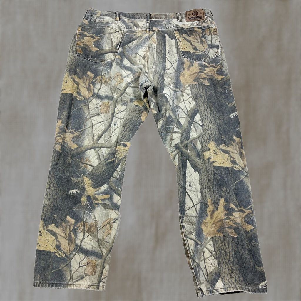 Wrangler Vintage Wrangler Jeans Camouflage Brown 38x29 Regular Denim 5-Pocket Zipper Button Men Spring Summer Fall Winter Y2K Baggy Realtree Hardwood Slimming Size US 38 / EU 54 - 1 Thumbnail