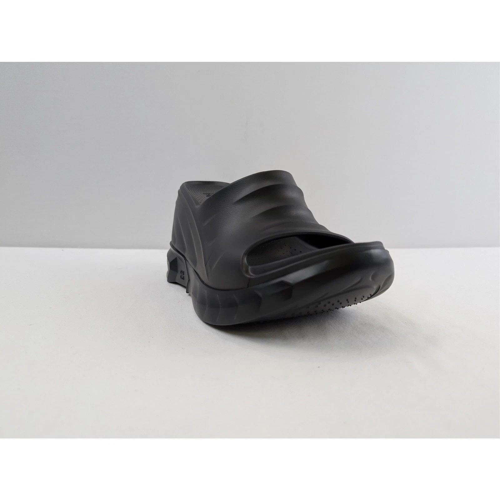 Givenchy o1rshd1 Q:5 / Marshmallow Sandals in Black Size US 9 / IT 39 - 2 Thumbnail