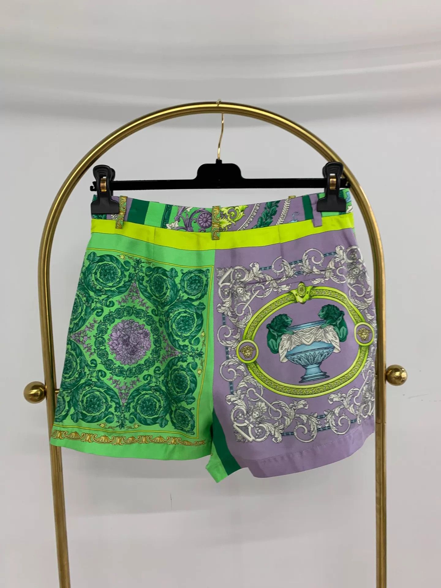 Versace Versace Women's Green Purple Silk Printed Short 42 Size 28" / US 6 / IT 42 - 3 Thumbnail