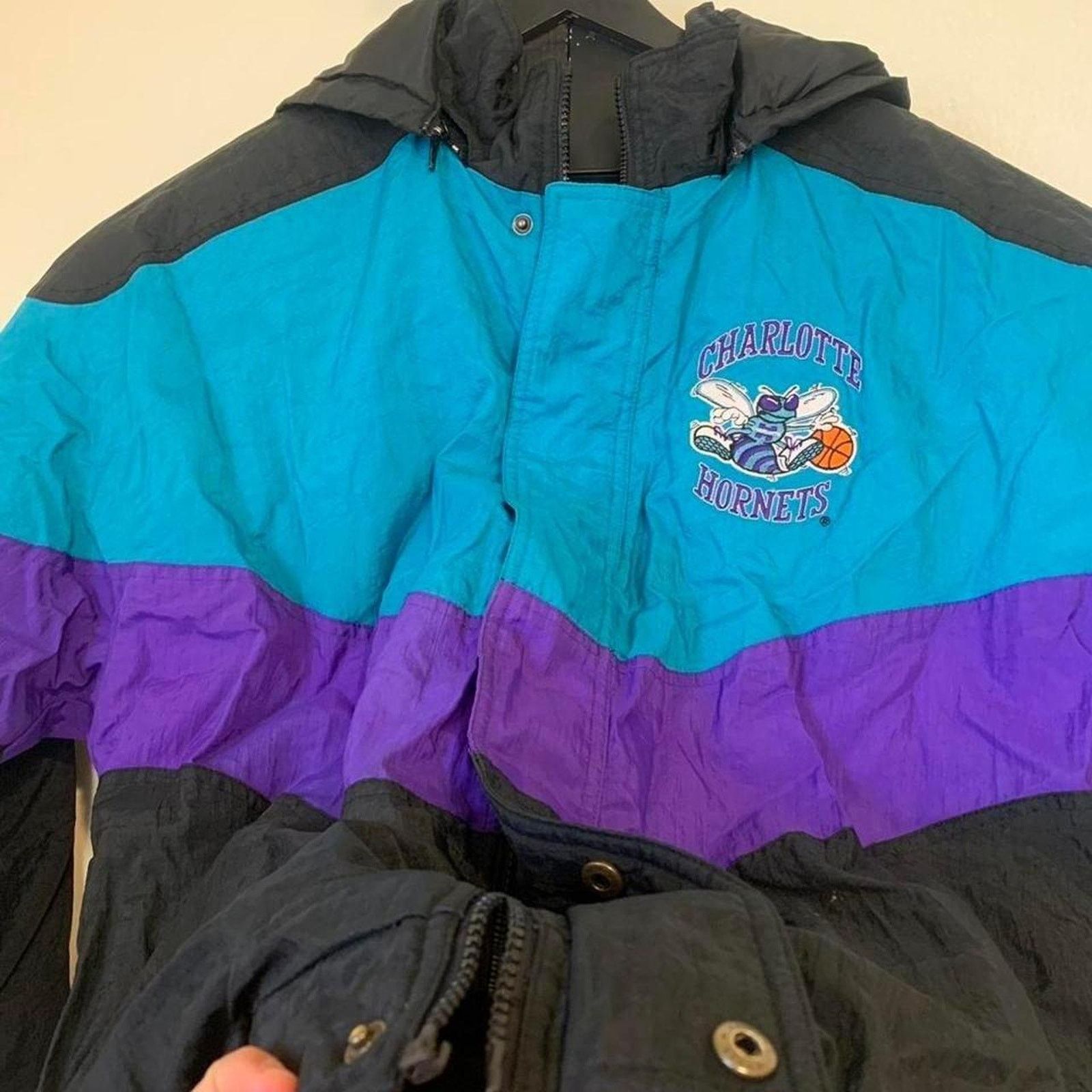 NBA Vintage 90s NBA Charlotte Hornets Puffer Jacket Size US M / EU 48-50 / 2 - 6 Thumbnail