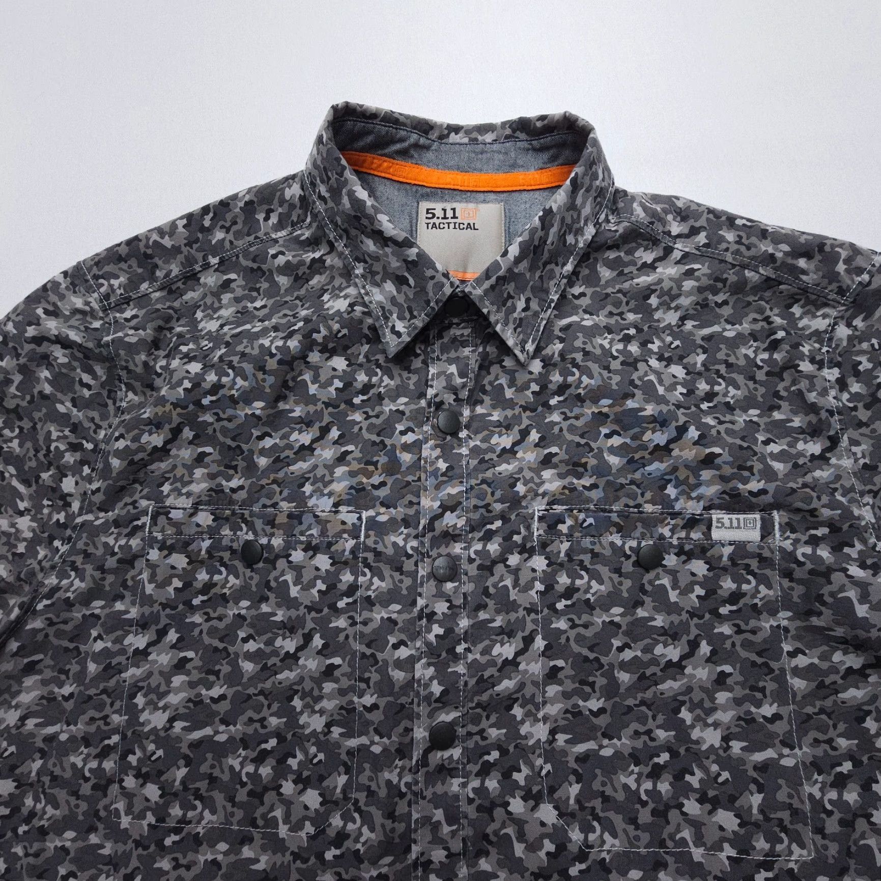 Vintage 5.11 Tactical Men's Micro Camo Short Sleeve Shirt Size Small Gray Snap Workwear Shirt Mens Small Gray Camouflage Shirt Size US S / EU 44-46 / 1 - 3 Thumbnail