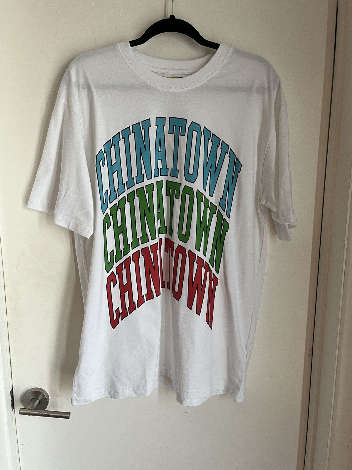 Market NWT Chinatown Market Triple Arc White Logo T-Shirt L Size US L / EU 52-54 / 3 - 1 Thumbnail