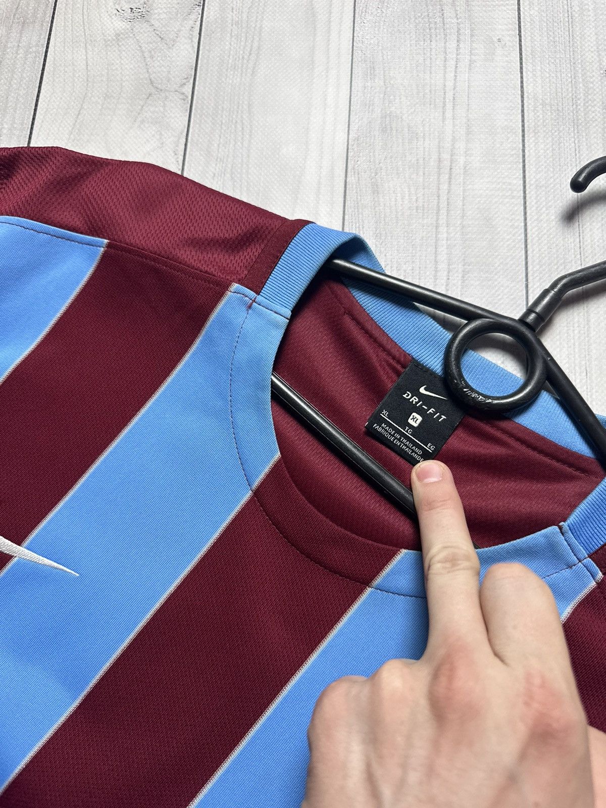 Nike × Vintage Vintage Nike striped jersey size Xl Size US XL / EU 56 / 4 - 5 Thumbnail
