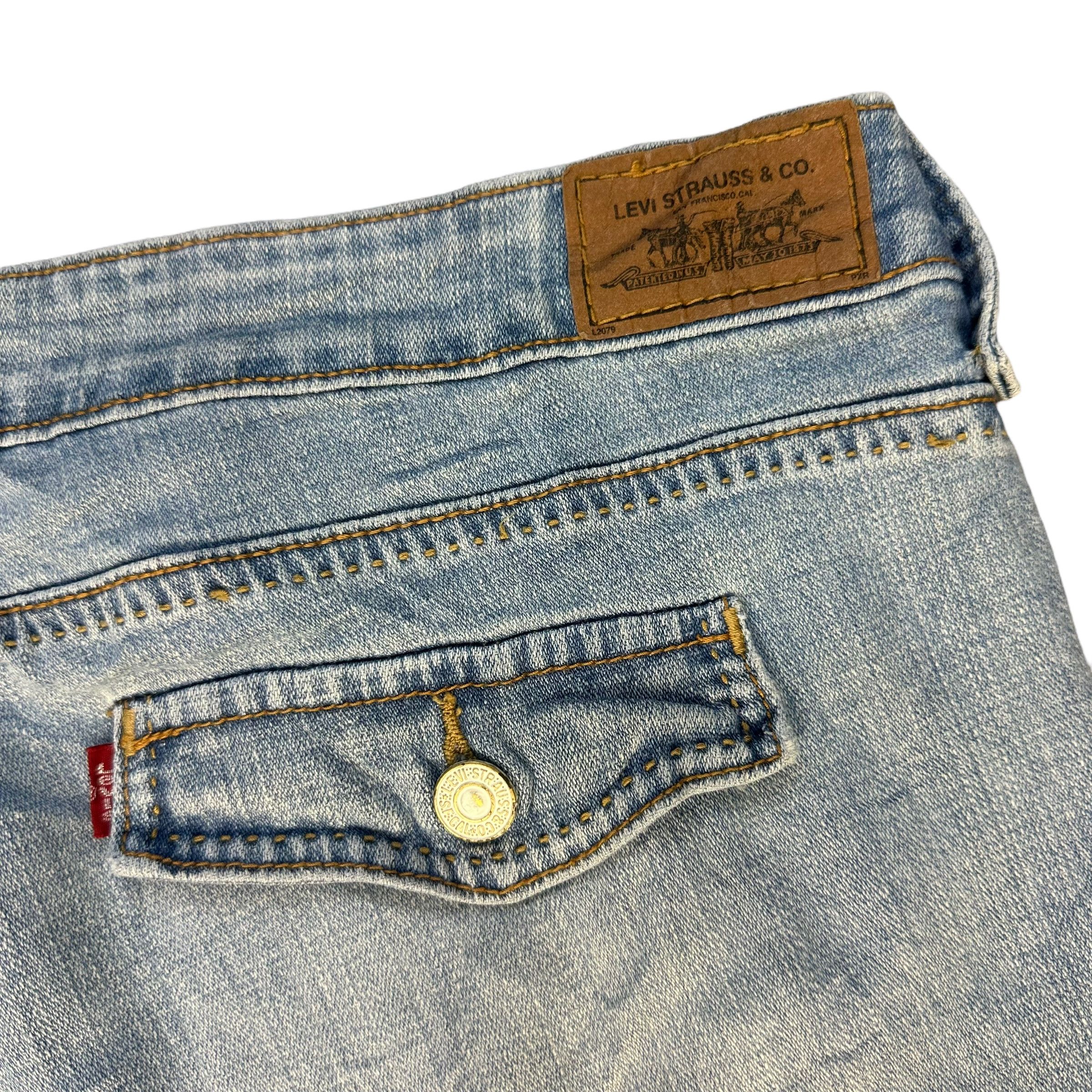 Levi's LEVIS 545 LIGHT WASH DENIM SHORTS #8411-008 Size 39" - 12 Thumbnail