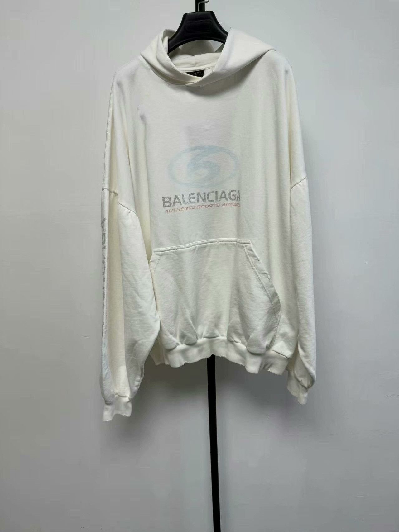 Balenciaga Balenciaga Logo Print Hoodie Size 3 Size US L / EU 52-54 / 3 - 1 Thumbnail