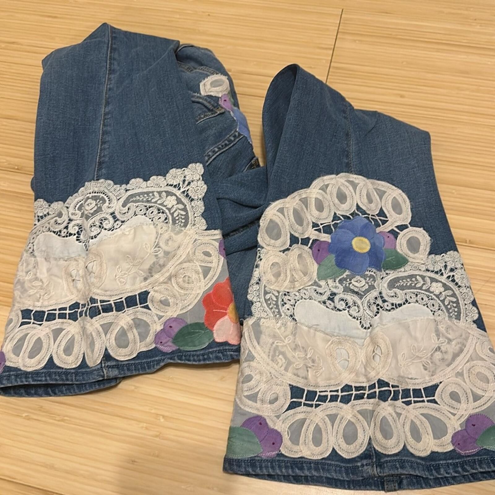 Other Hand embellished curvy high rise flare jeans Size 27" / US 4 / IT 40 - 4 Thumbnail