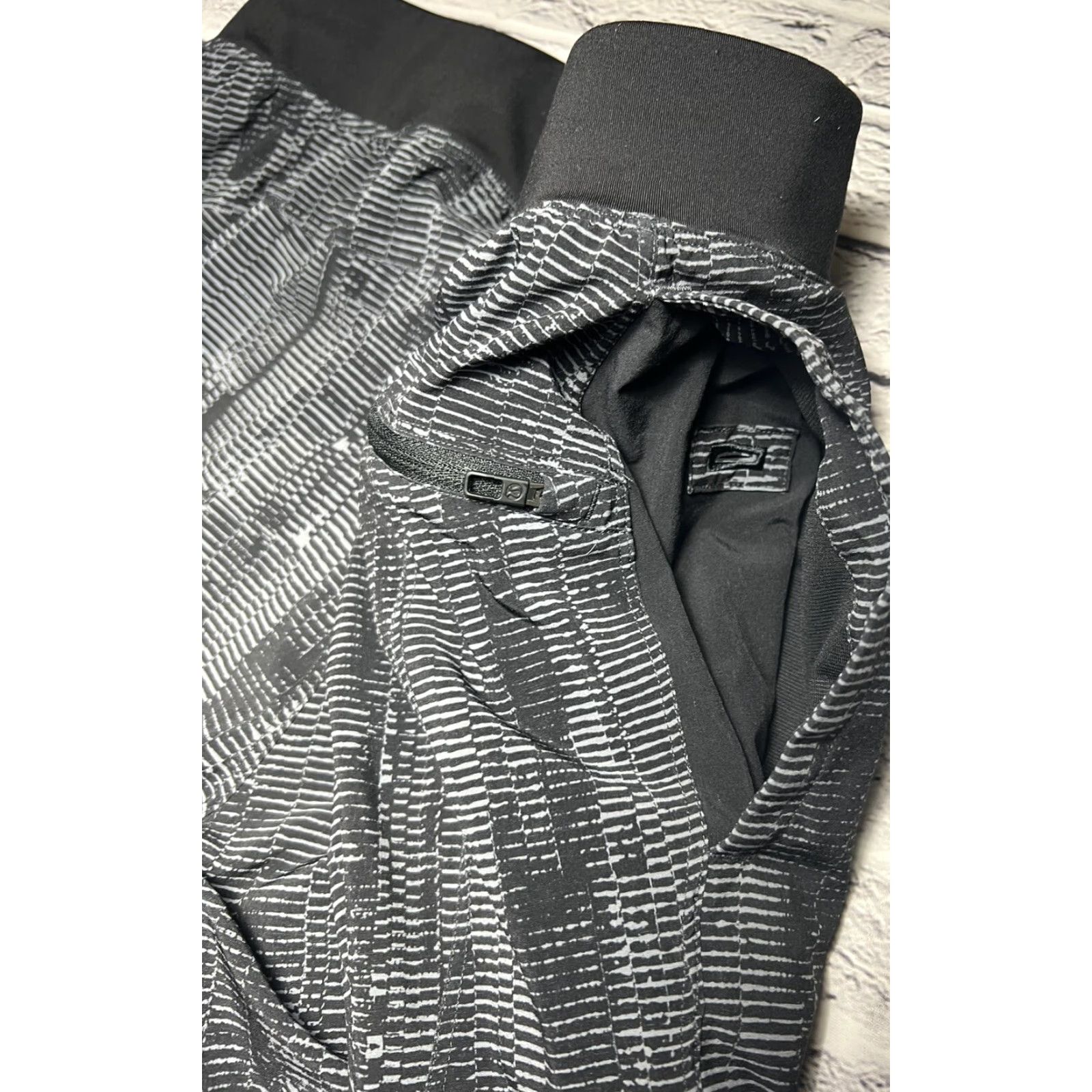 Lululemon NICE!! Lululemon Lined Large THE Shorts Matchstick Asphalt Black Grey T.H.E. Athletic Men's Casual Activewear Shorts L Size US 33 - 4 Thumbnail