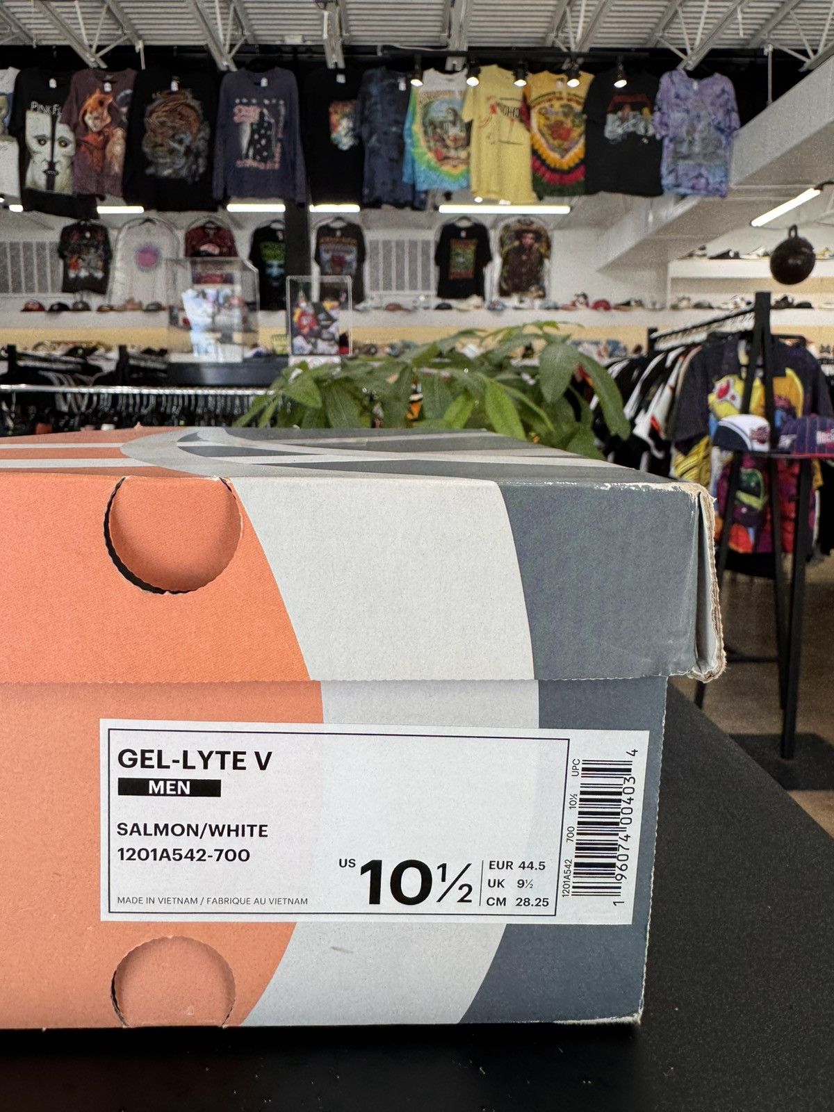 Asics × Kith ASICS Gel-Lyte V Kith Salmon Toe Size 10.5 (2021) Size US 10.5 / EU 43-44 - 14 Thumbnail
