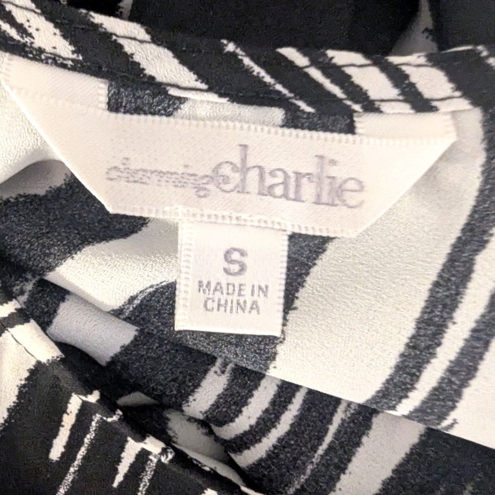 Vintage Charming Charlie Blouse Black White Abstract Print Bow Back 3/4 Sleeve Women's Size S Top Size S / US 4 / IT 40 - 5 Thumbnail