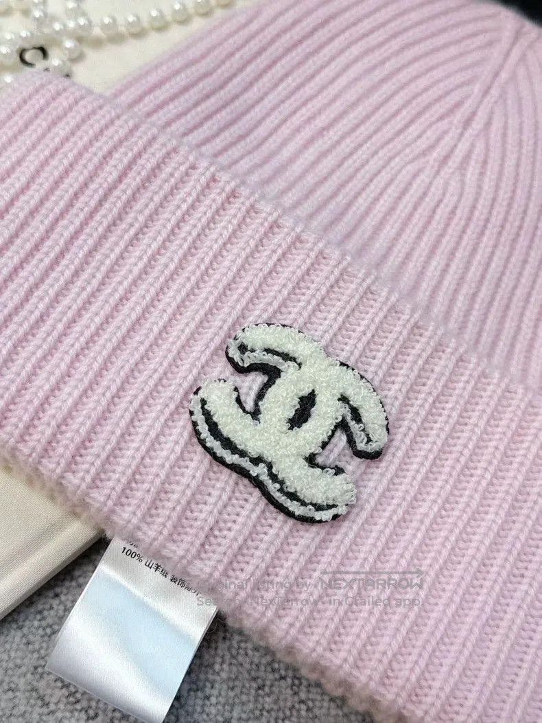 Chanel Chanel 25b Pink Knit Beanie with CC Logo. Size ONE SIZE - 3 Thumbnail