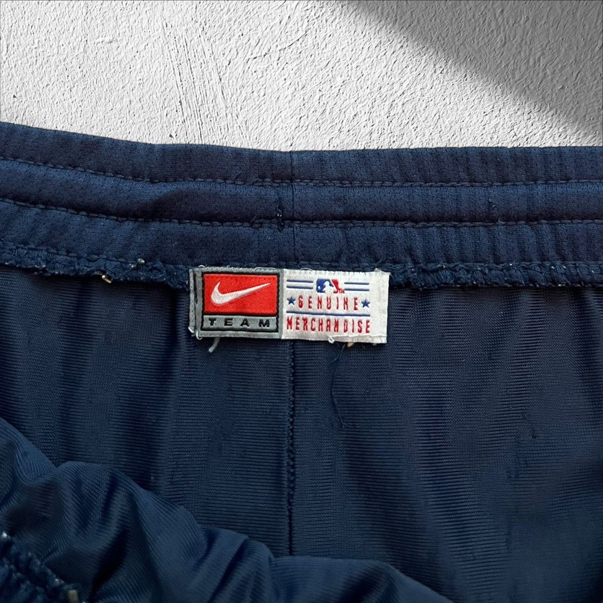 Nike Vintage Y2K Atlanta Braves Nike Team Shorts (Fits 36”) Size US 36 / EU 52 - 3 Thumbnail