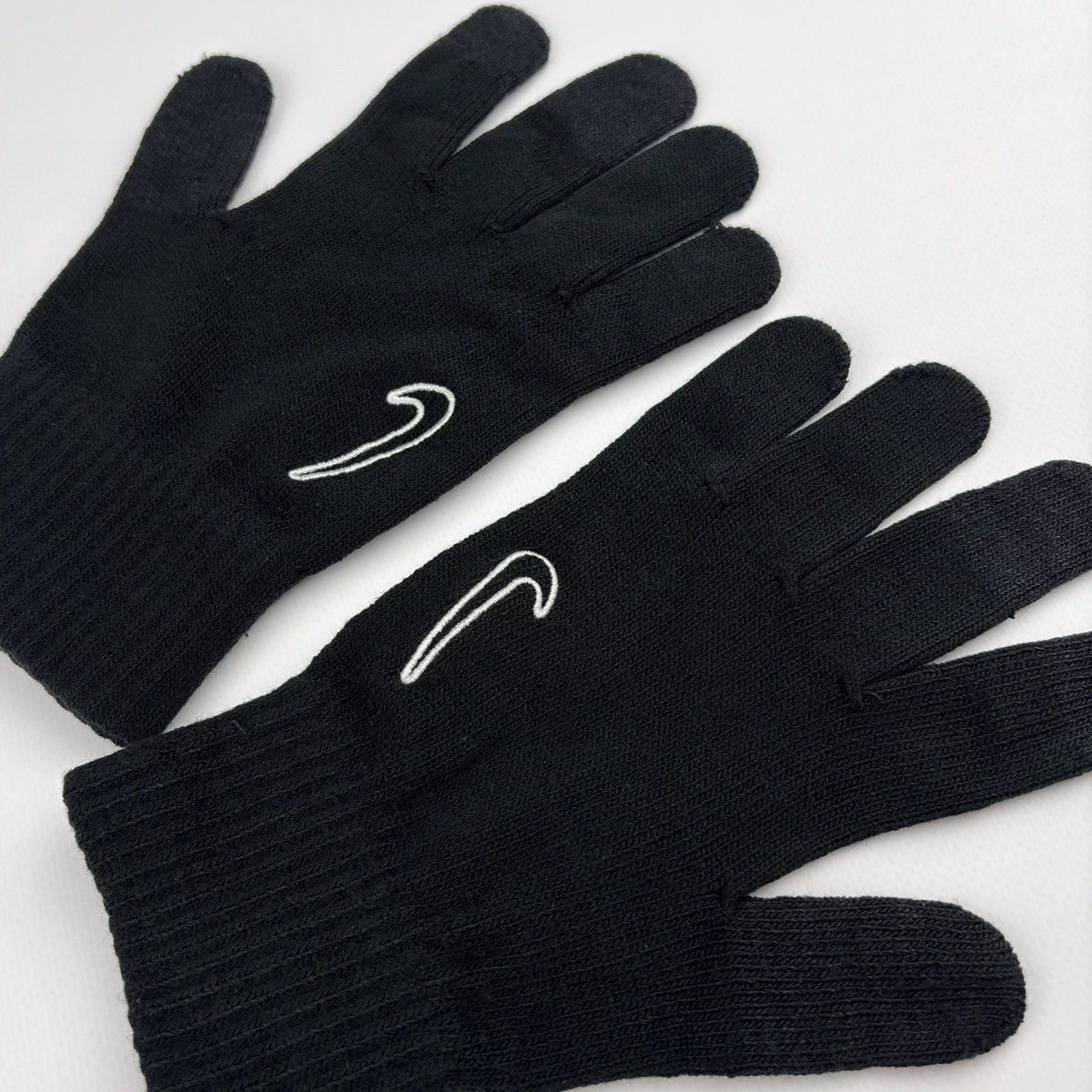 Nike Nike Knitted Gloves Swoosh Size ONE SIZE - 6 Thumbnail