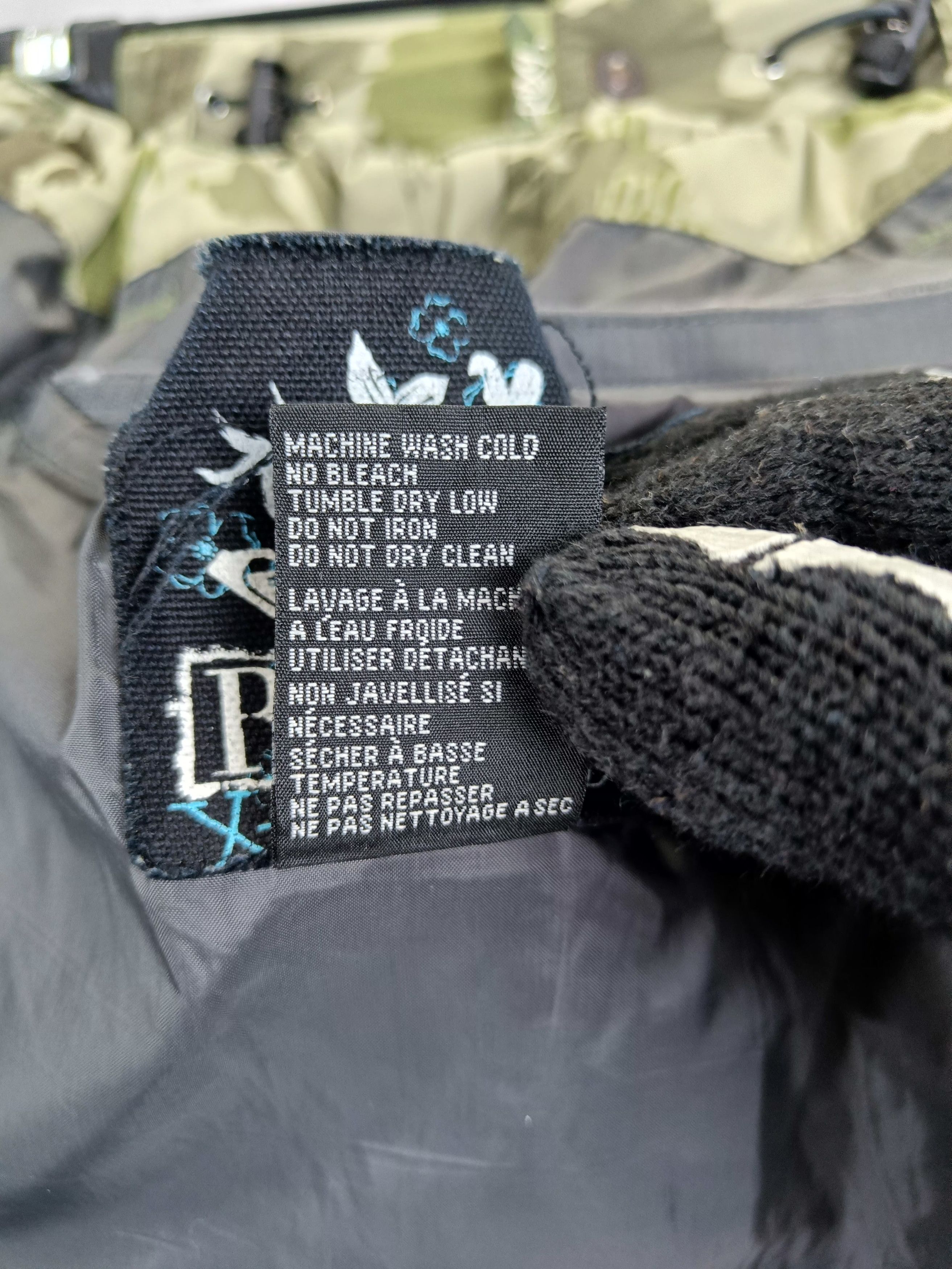 Japanese Brand Roxy Camouflage Snow Tactical Pocket Ski Pant Gorpcore Style Size 30" / US 8 / IT 44 - 13 Thumbnail
