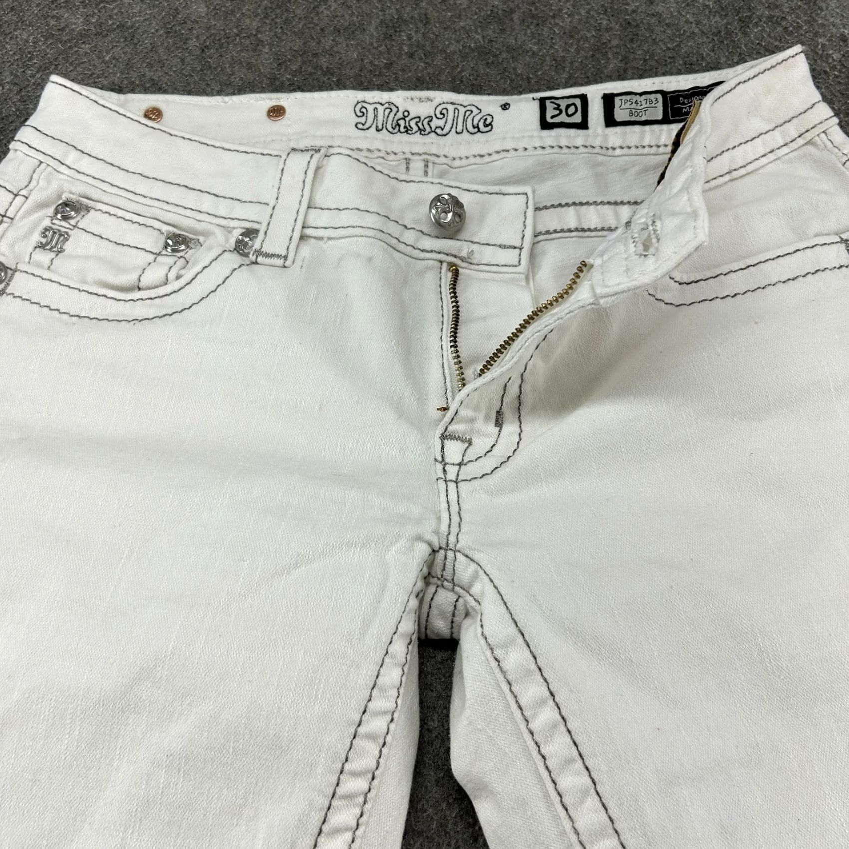 Miss Me Miss Me Jeans Womens 30x28 White Bootcut Denim 5-Pocket Distressed Hemmed Light Wash Thick Stitch Logo Vintage: No Mens Womens Girls Size 30" / US 8 / IT 44 - 2 Thumbnail