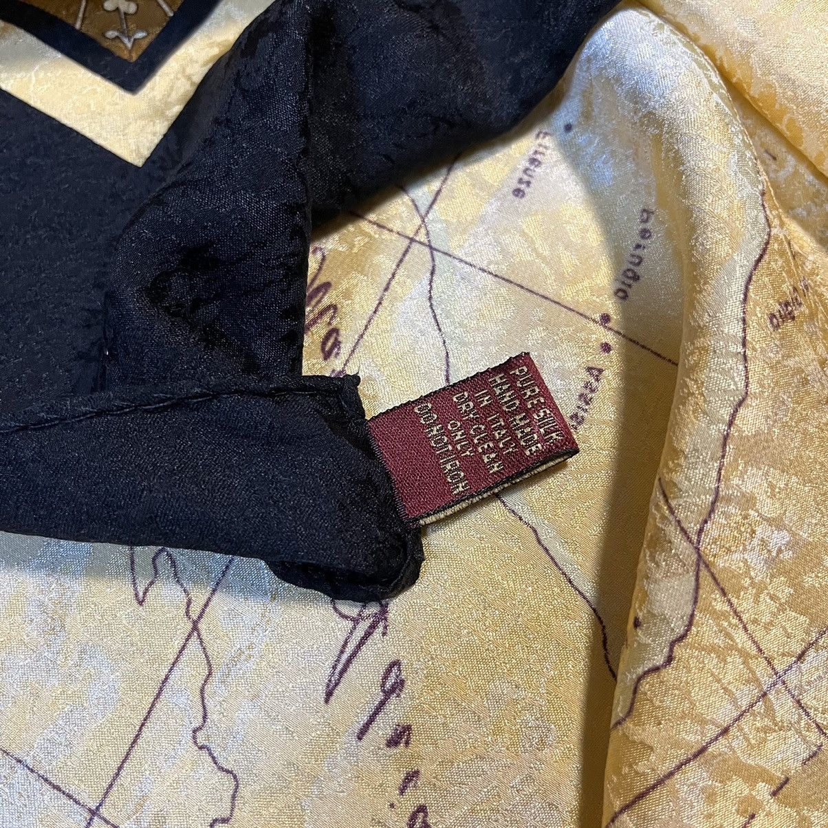 Alviero Martini × Vintage Vintage Rare Alviero Martini Silk scarf Size ONE SIZE - 13 Thumbnail