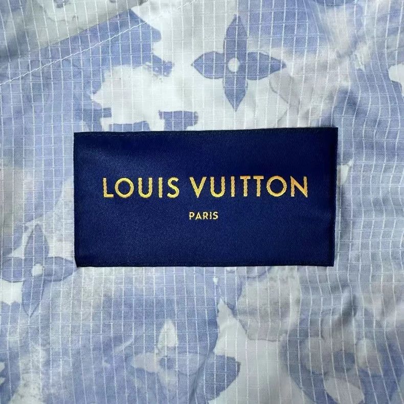 Louis Vuitton LOUIS VUITTON Logo printed windproof jacket 2501-Nextarrow Size US M / EU 48-50 / 2 - 3 Thumbnail
