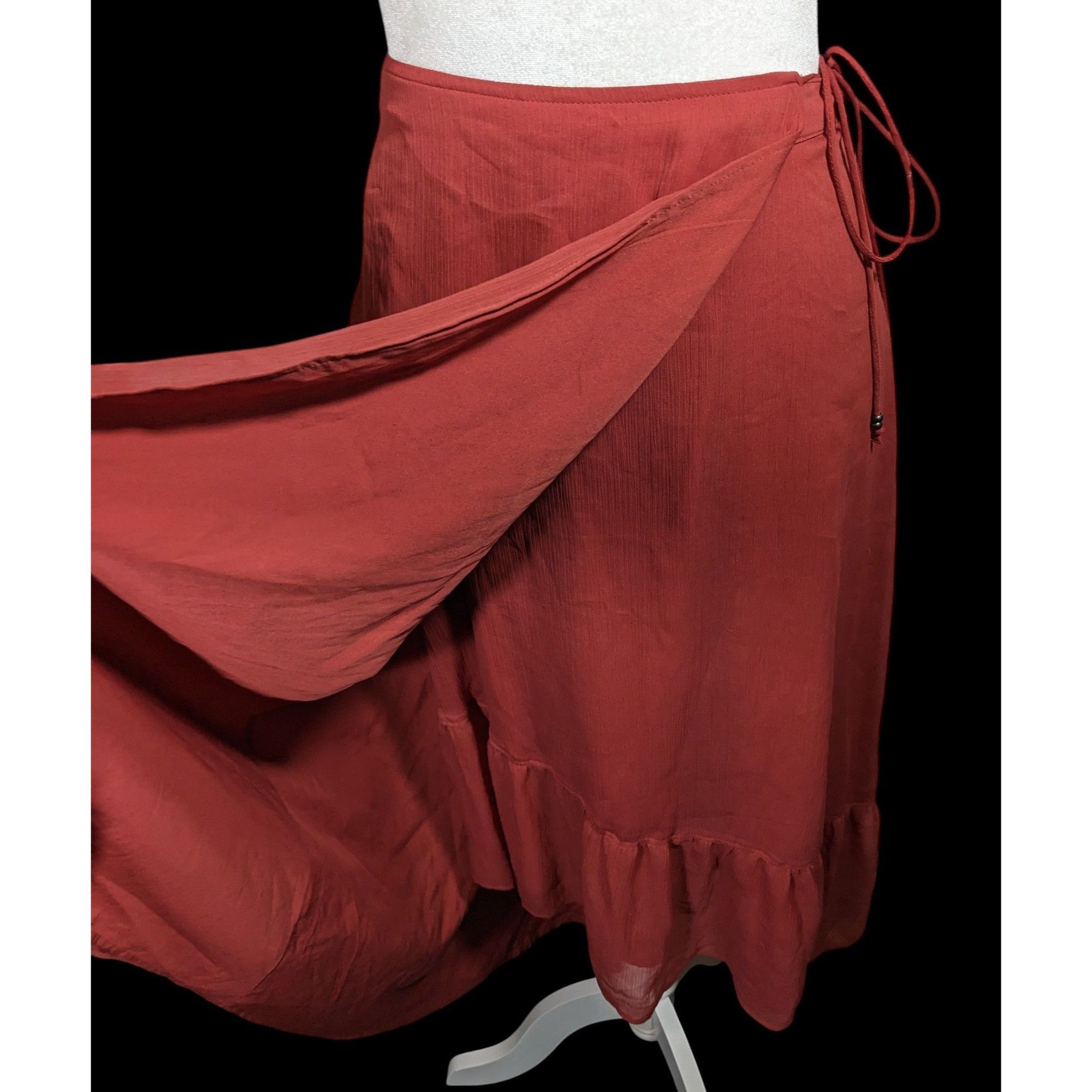 Abercrombie & Fitch Abercrombie & Fitch Preppy Boho Burgundy Ruffled Wrap Skirt Size 25" / US 0 / IT 36 - 2 Thumbnail
