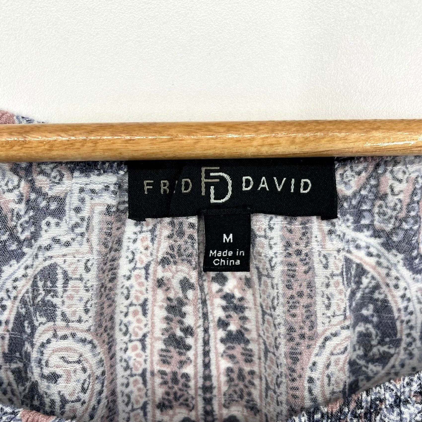 FRED Fred David Womens Blouse Paisley Medallion Bell Sleeve Multicolor M Bohemian Casual Lightweight Rayon Polyester Pullover Crew Neck Shirt Size M / US 6-8 / IT 42-44 - 5 Thumbnail