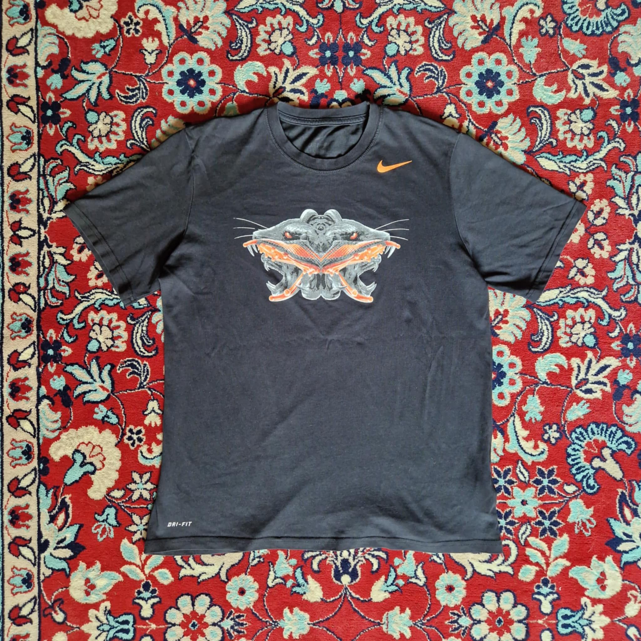 Nike Nike Dri-FIT Performance Top with Animal Print Size US L / EU 52-54 / 3 - 1 Thumbnail