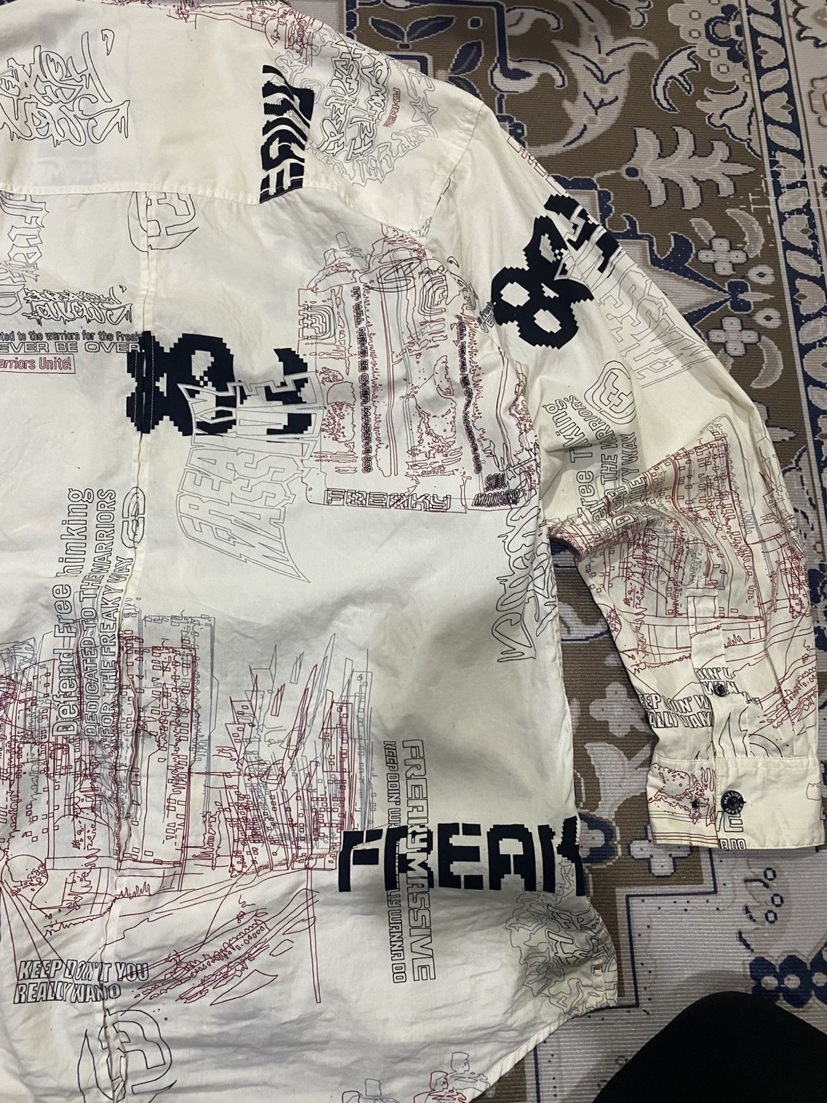 Vintage VINTAGE FREAKY MASSIVE FULLPRINT BUTTON UP ! Size US L / EU 52-54 / 3 - 19 Thumbnail