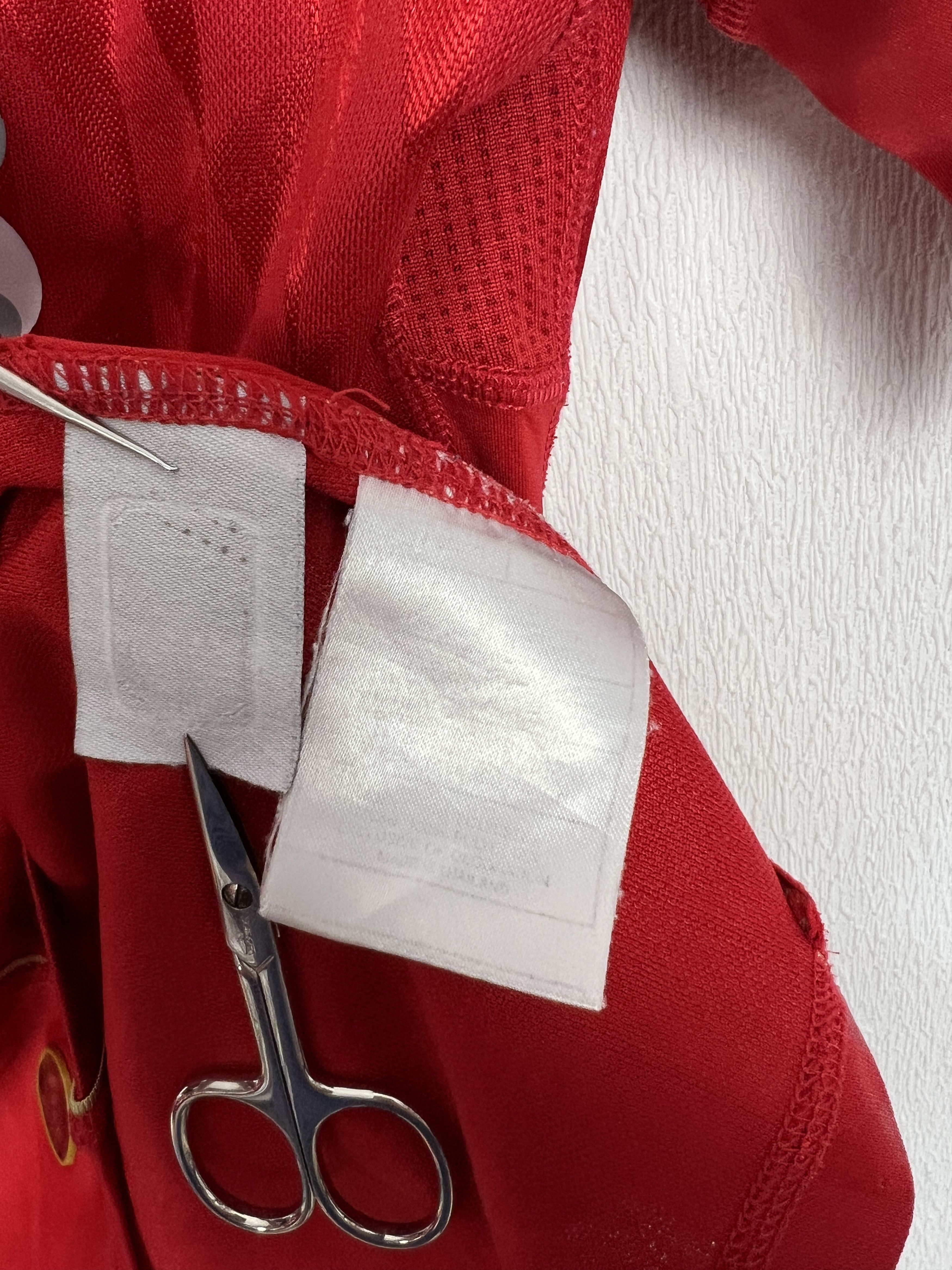 Adidas Liverpool Home football shirt 2010 Soccer #8 Gerrard Jersey Size US S / EU 44-46 / 1 - 14 Thumbnail