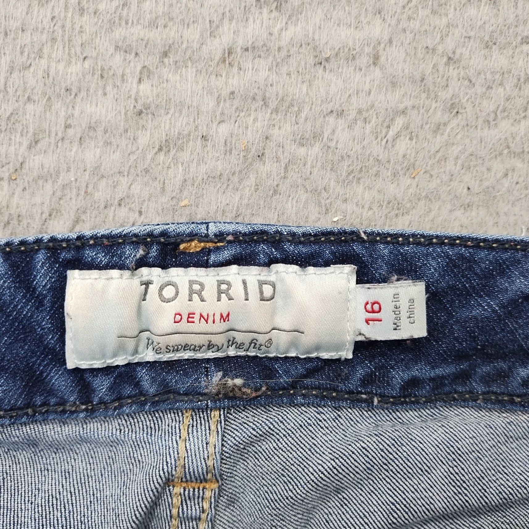 Torrid Torrid Skinny Jeans Women Size 16 Blue Denim 5-Pocket Design We Swear By The Fit Womens 16 Blue Denim Jeans Skinny 5-Pocket Design Torrid Size 38" / US 16 / IT 52 - 6 Thumbnail