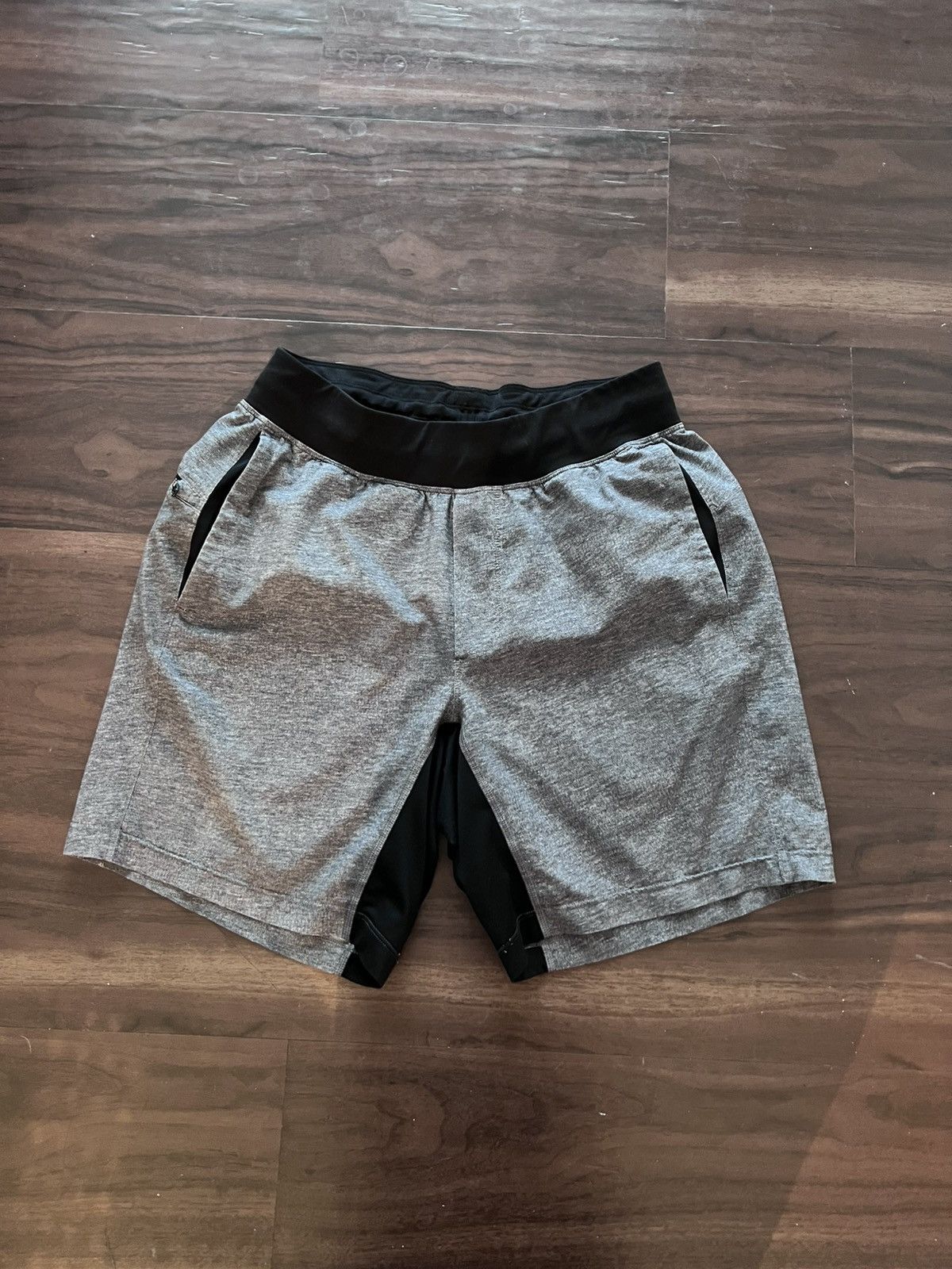 Lululemon Lululemon Shorts Size US 30 / EU 46 - 1 Thumbnail