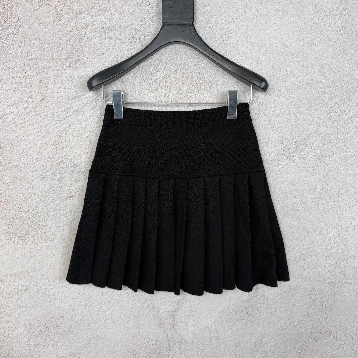 Miu Miu MIU MIU Women's Cashmere Pleated Black Skirt 38 Size 26" / US 2 / IT 38 - 1 Thumbnail