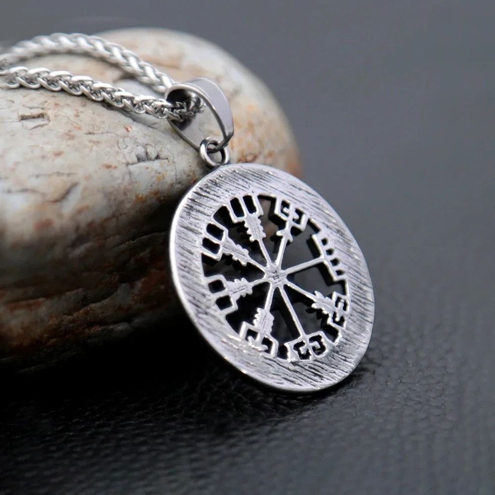 Vintage Vintage Nordic Compass Pendant Necklace Size ONE SIZE - 2 Thumbnail