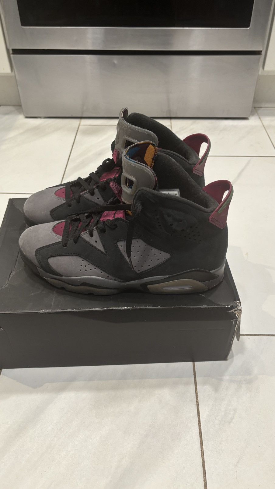 Jordan Brand Jordan 6 Bordeaux Size US 11 / EU 44 - 2 Thumbnail