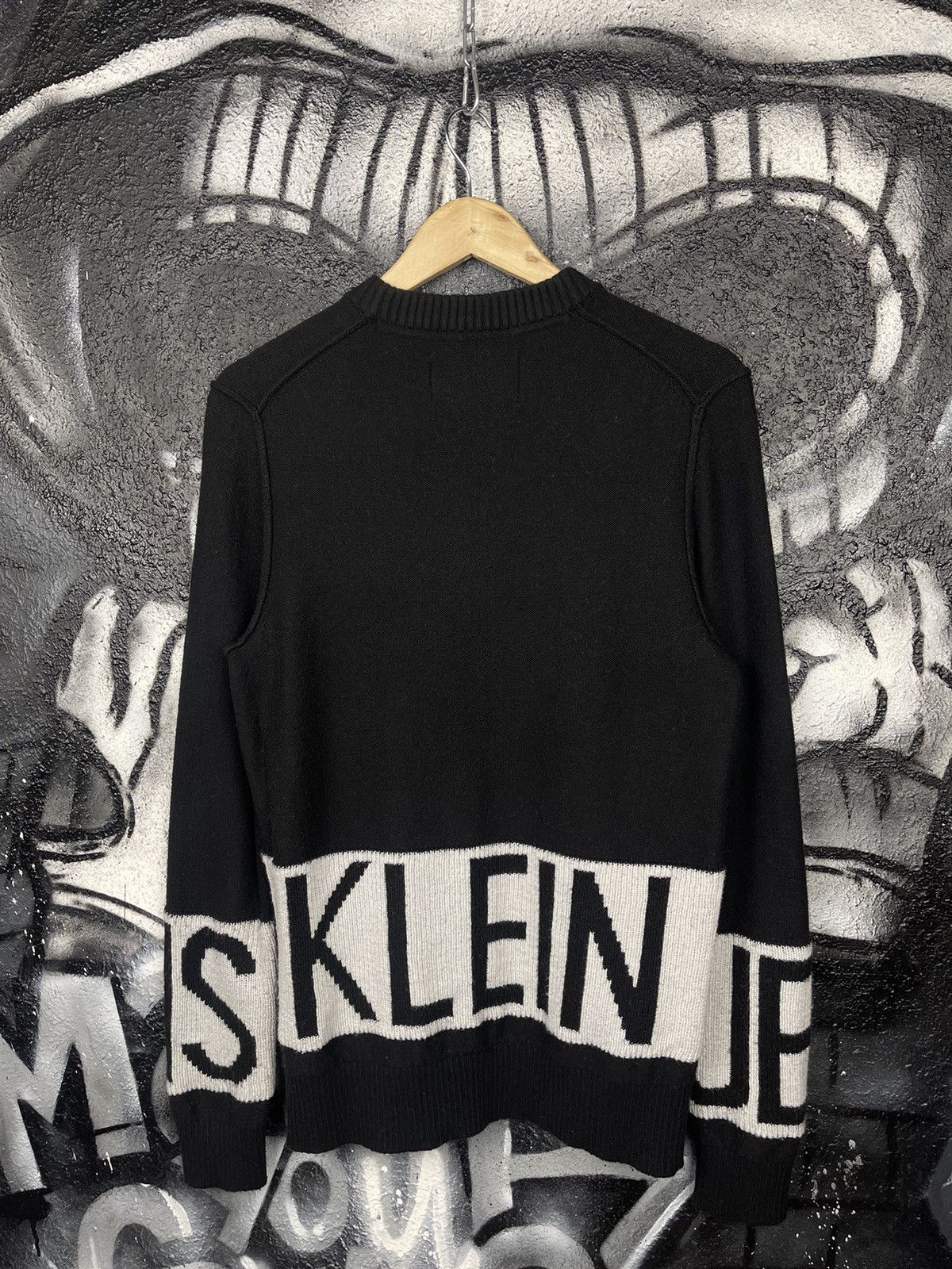 Calvin Klein Calvin Klein Jeans Regular Fit Blocking Logo Black Sweater Men’s Size Small Size US S / EU 44-46 / 1 - 5 Thumbnail