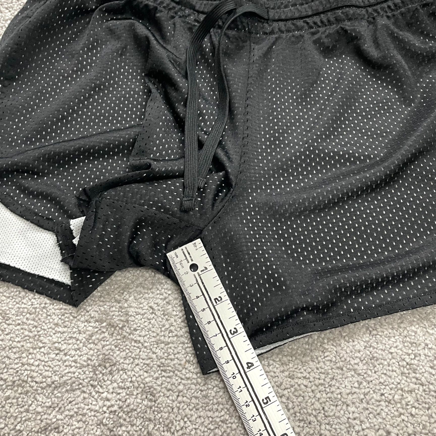 Vintage Danskin Reversible Active Shorts Womens M Black White Elastic Waist 30x3.5 Size 32" / US 10 / IT 46 - 7 Thumbnail