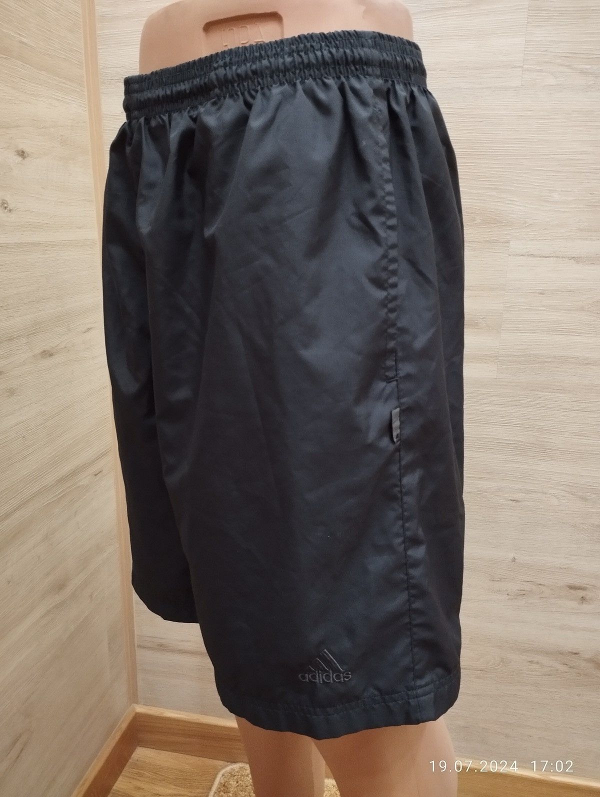 Adidas × Vintage Vintage Adidas Mens Shorts With Pockets Size US M EU L Size US 34 / EU 50 - 2 Thumbnail