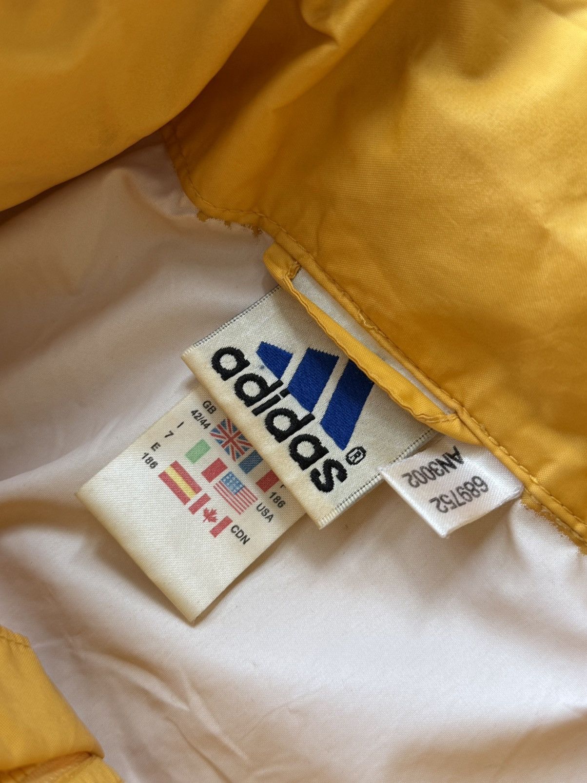 Adidas 2000 Adidas Vintage Rain coat light jacket & bag reflective Size US XL / EU 56 / 4 - 6 Thumbnail