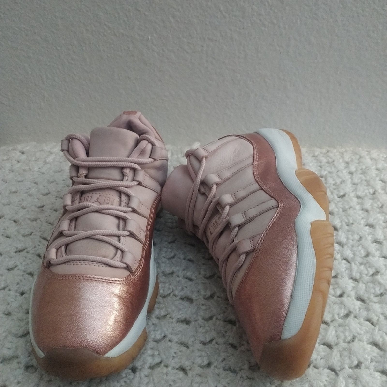 Jordan Brand Air Jordan 11 Retro Low 'Rose Gold' women size 10.5 Size US 10.5 / IT 40.5 - 3 Thumbnail