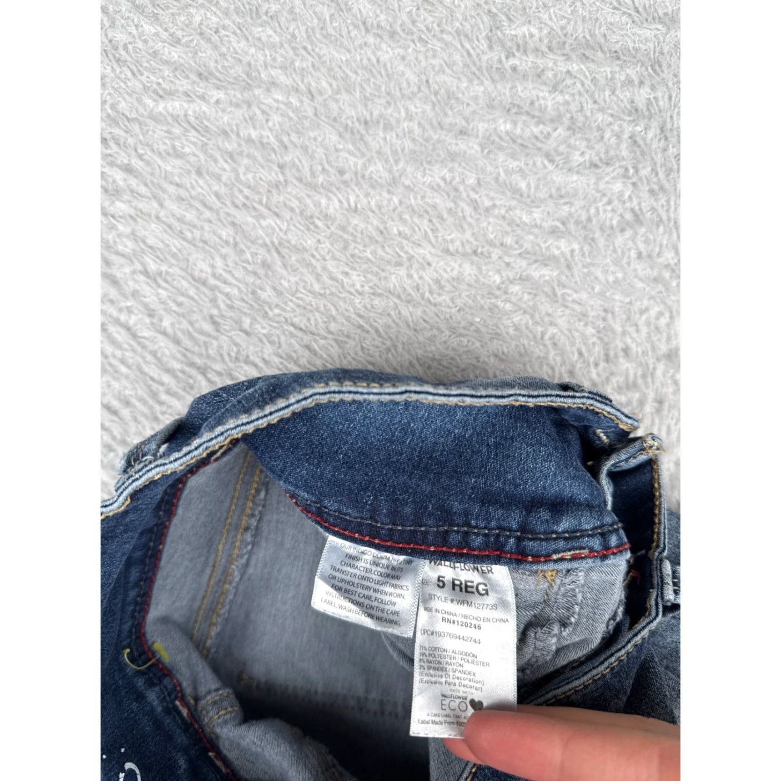 Vintage Wallflower Jeans Womens Skinny Jeans 5 Regular Fit Blue Denim Distressed Mid Rise Cotton Spandex Casual Size 27" / US 4 / IT 40 - 7 Thumbnail