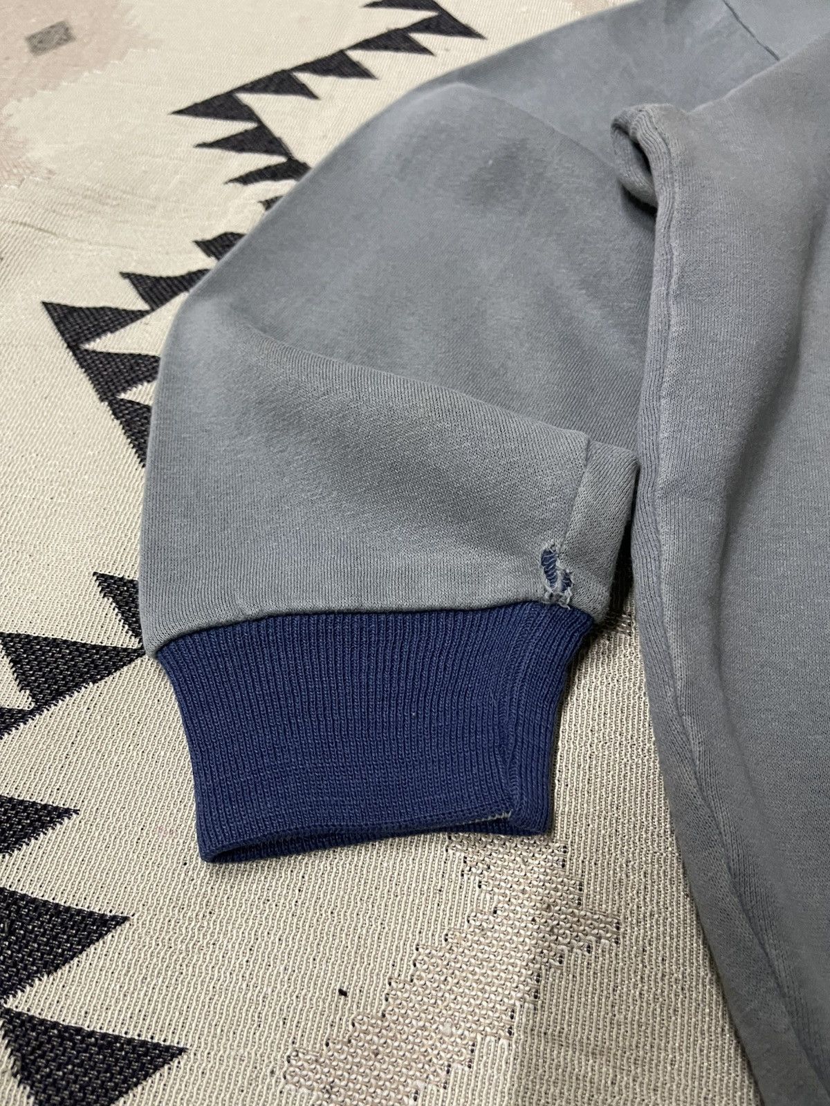 Boneville 1980s BONEVILLE “NAVY ARCTIC” V NECK SWEATSHIRT Size US M / EU 48-50 / 2 - 7 Thumbnail