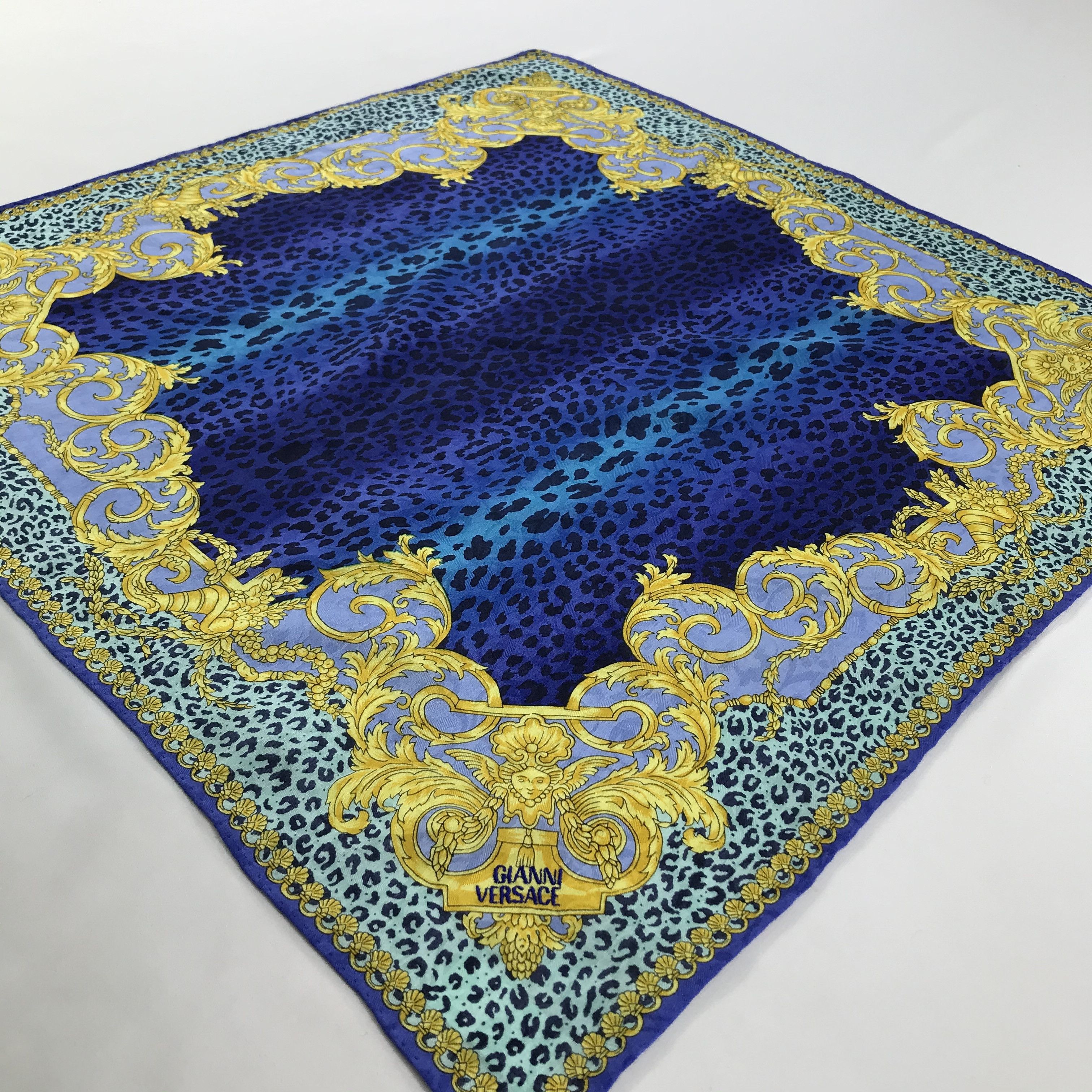 Vintage Gianni Versace Bandana / Handkerchief / Neckerchief - S1206 Size ONE SIZE - 2 Thumbnail