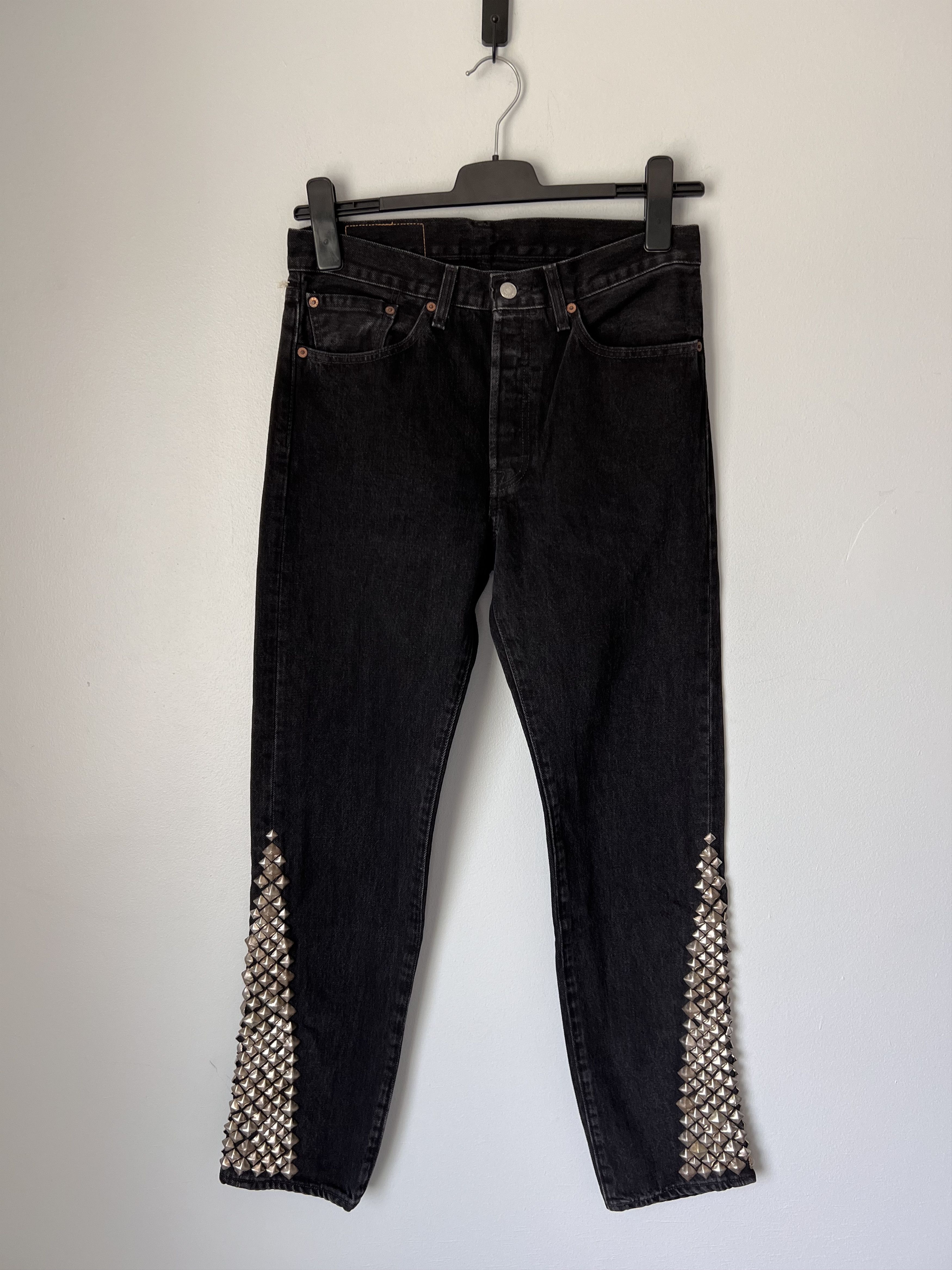 DENIM TEARS × Levi's Denim Tears Levi's Rockers Style Studded Jeans in Black Size US 31 - 1 Thumbnail