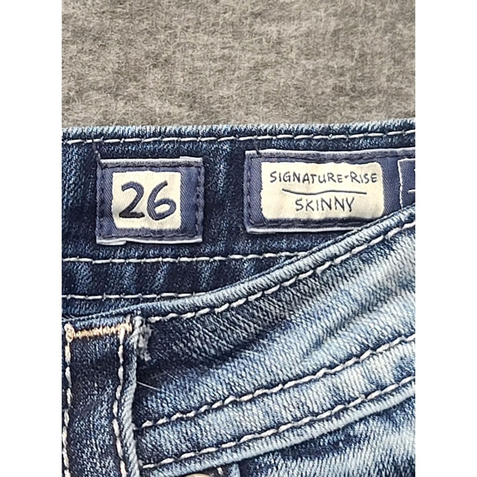 Miss Me Miss Me Jeans 26x31 Skinny Fit Ankle Signature Rise Distressed Stretch Starburst Denim Jeans Women 5-Pocket Blue HS? No, remove. Size 26" / US 2 / IT 38 - 3 Thumbnail