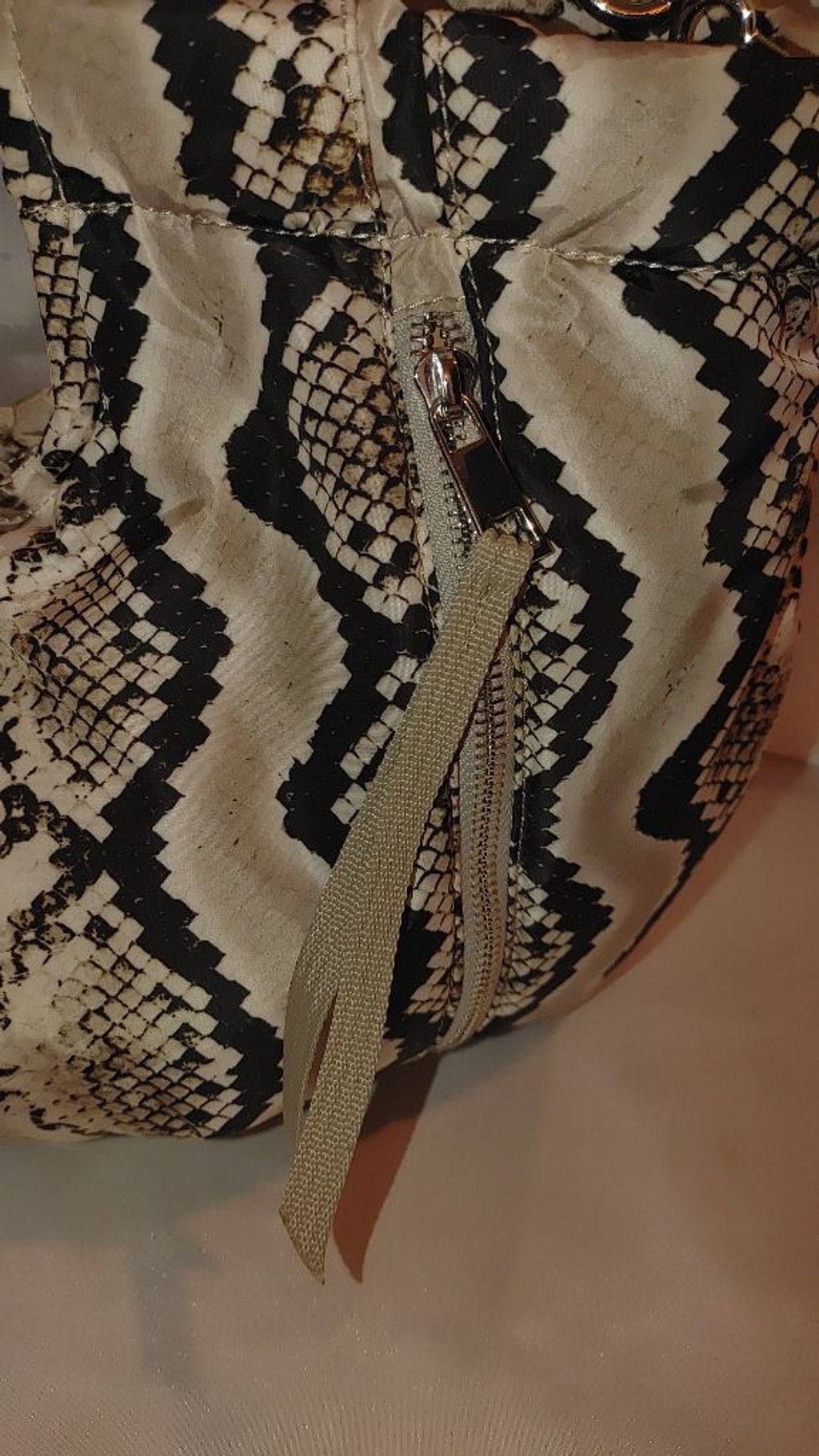 Vince Camuto Vince Camuto Harlo Nylon Tote Size ONE SIZE - 6 Thumbnail