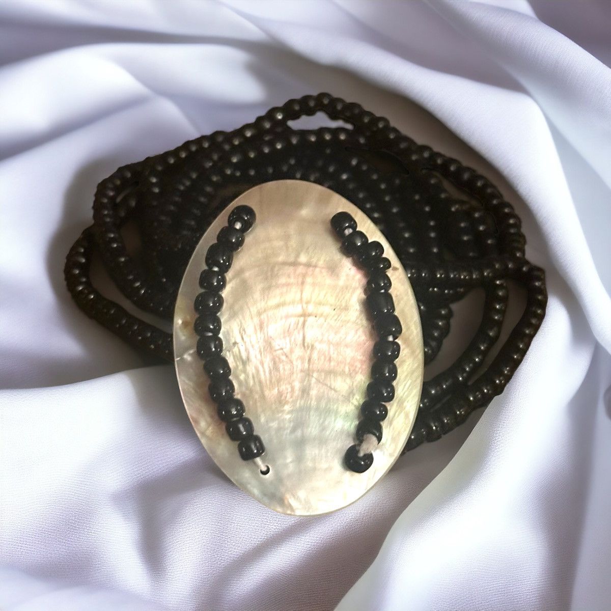 Vintage Multi strand black bead mother of pearl stretch bracelet Size ONE SIZE - 1 Thumbnail