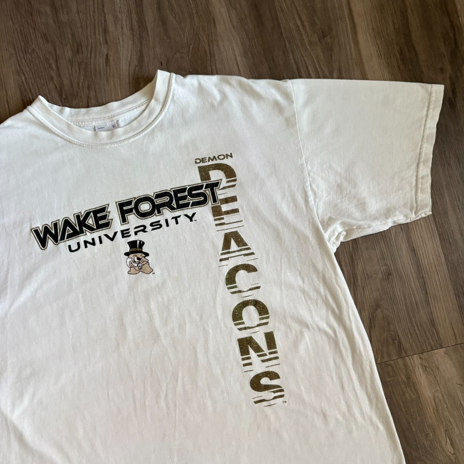 Vintage Vintage Wake Forest University T-Shirt Men's Size XL White Size US XL / EU 56 / 4 - 2 Thumbnail