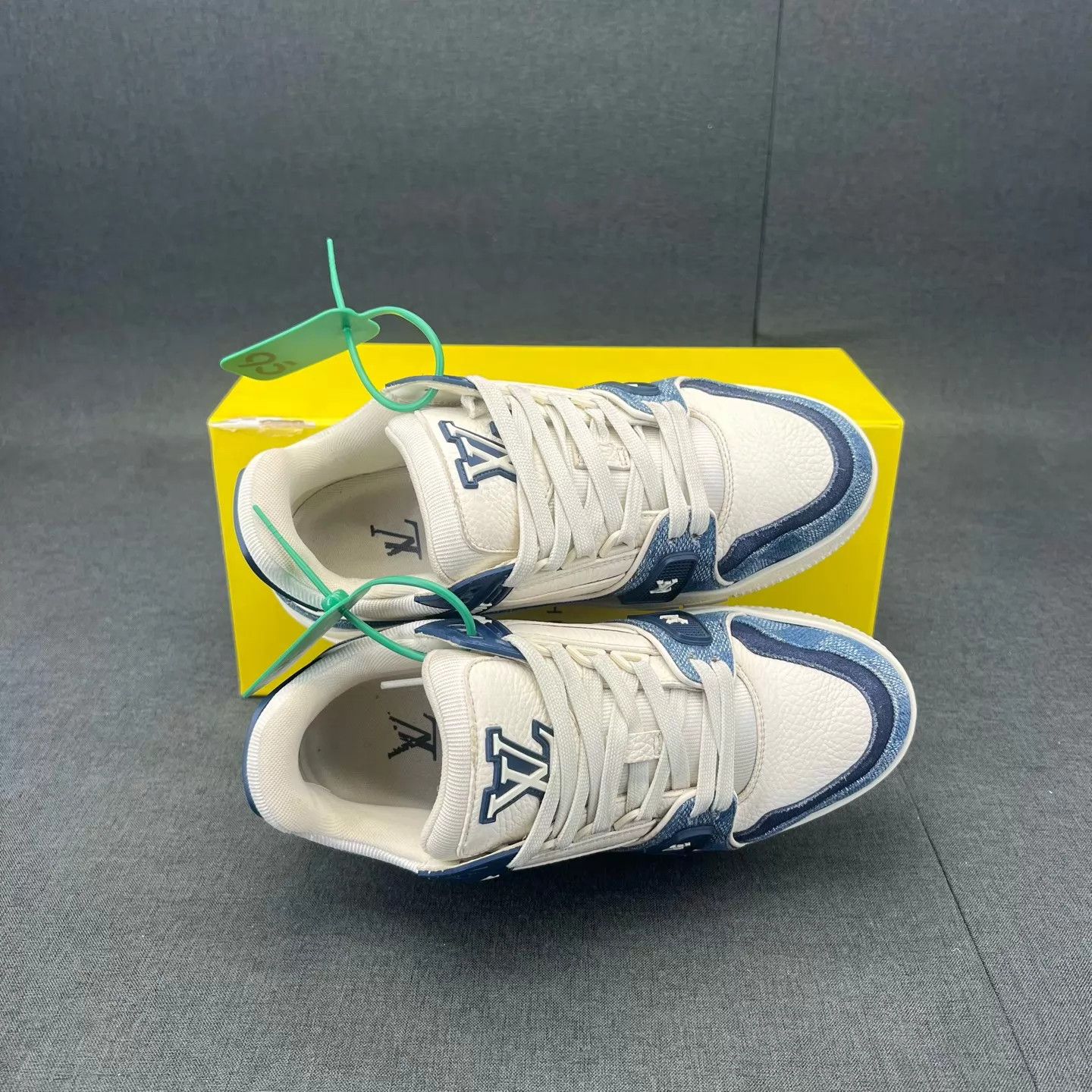 Louis Vuitton LV Trainer White Blue Damier 37.5 Worn 2x With Box Size US 7 / IT 37 - 3 Thumbnail