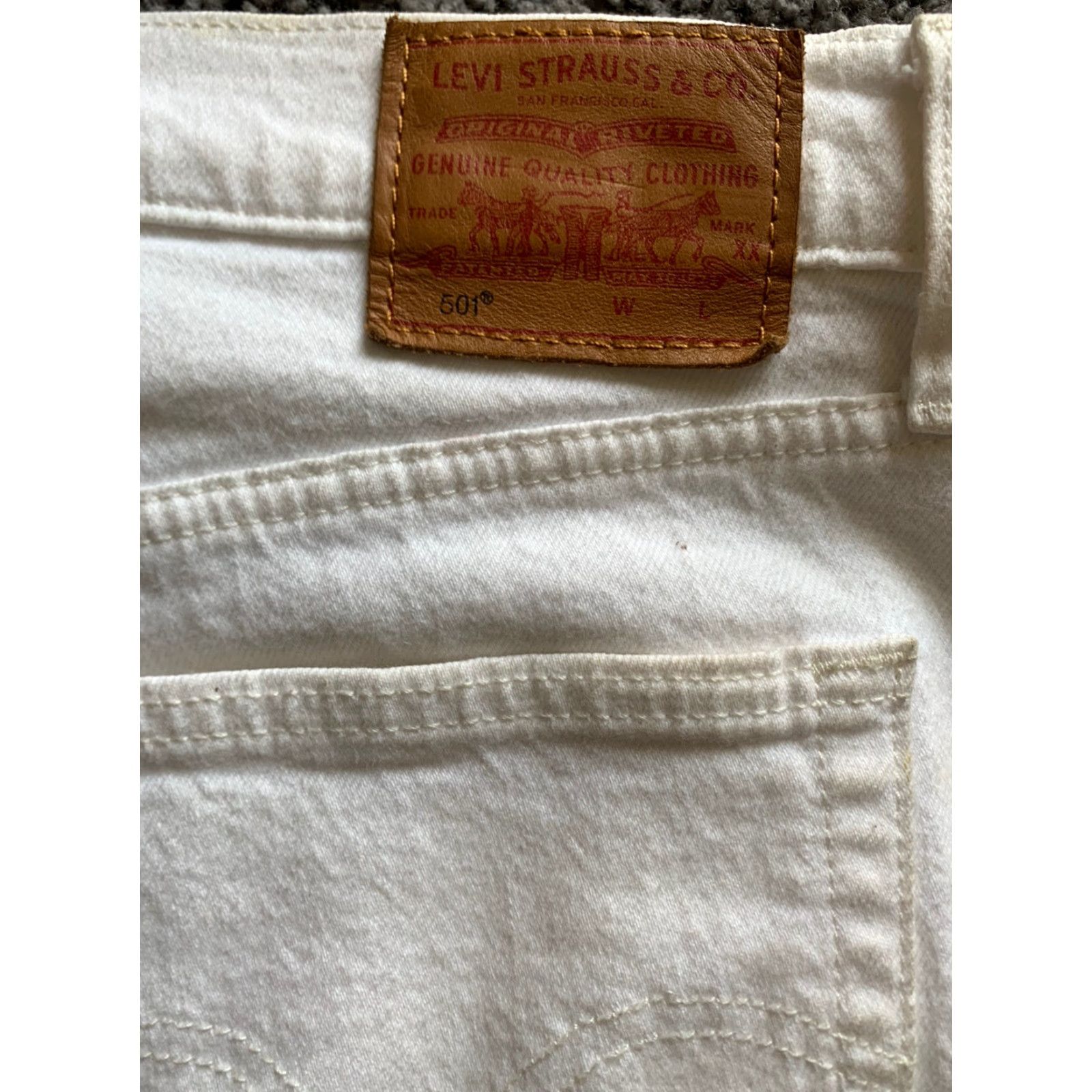 Levi's Levi's Women's 501 Original High-Rise Jean Shorts Sz 30 White Size 30" / US 8 / IT 44 - 2 Thumbnail