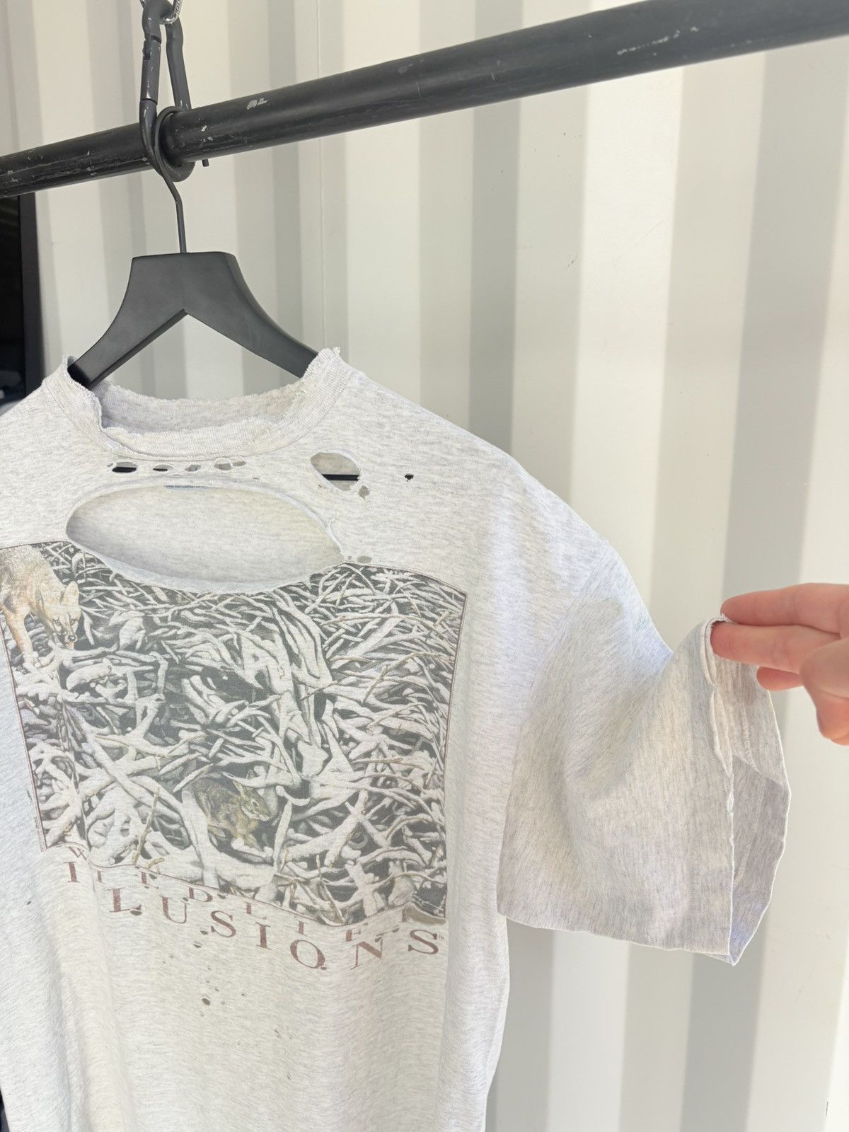Vintage Wildlife Illusion Thrashed Faded Shirt Distressed Erd GRUNGE Size US XL / EU 56 / 4 - 2 Thumbnail