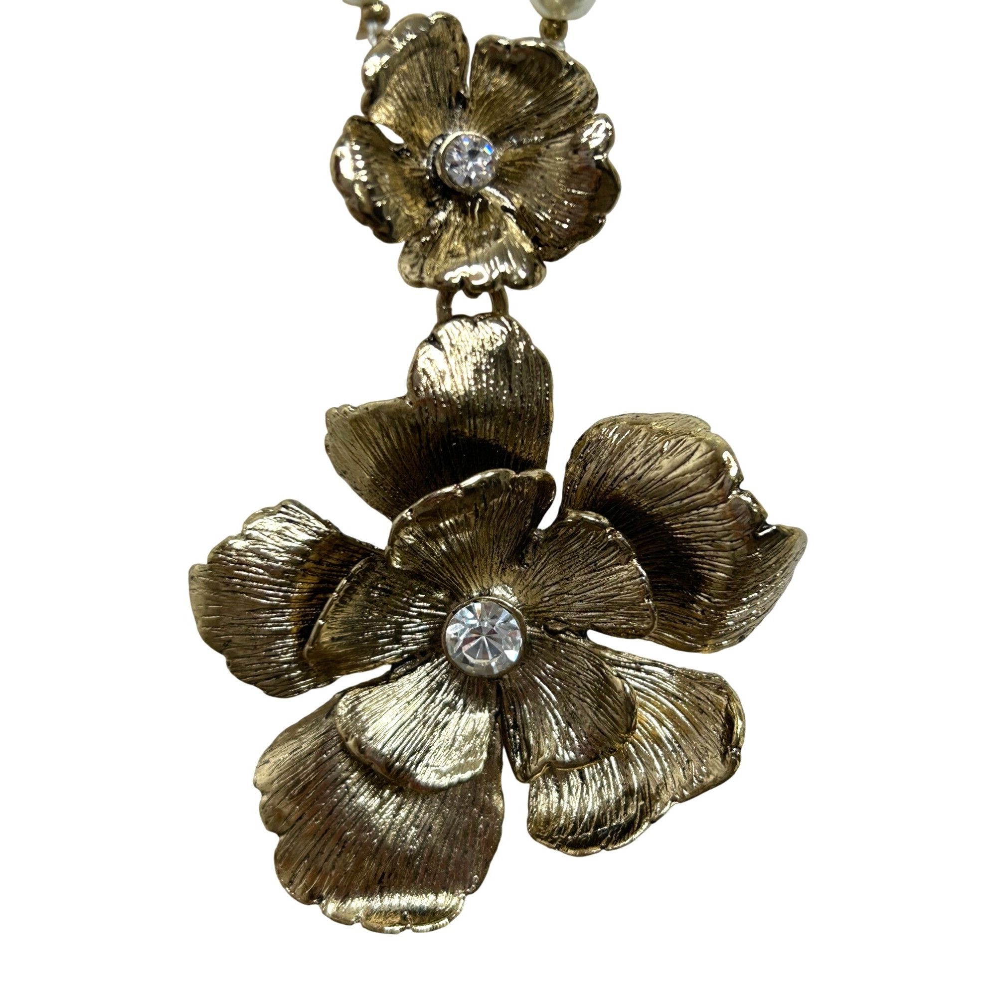 White House Black Market White House Black Market Long Fashion Necklace Flowers Pearl Size ONE SIZE - 5 Thumbnail