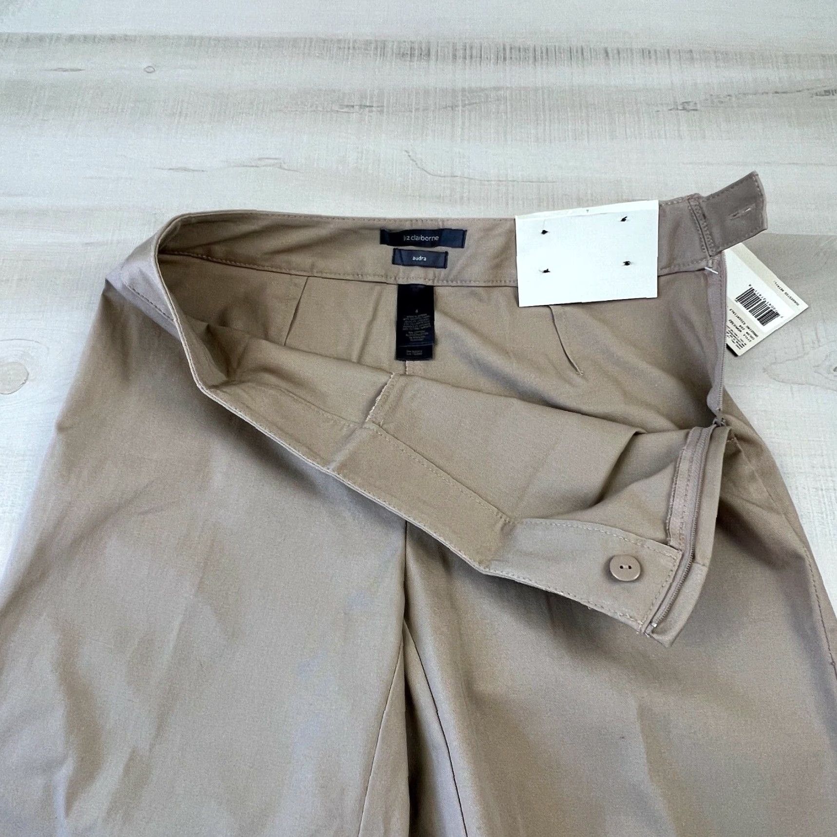 Liz Claiborne Liz Claiborne Women's Beige Cropped Pants 4 Audra Flat Front Mid Rise Cotton Spandex Zip Closure Size 27" / US 4 / IT 40 - 4 Thumbnail