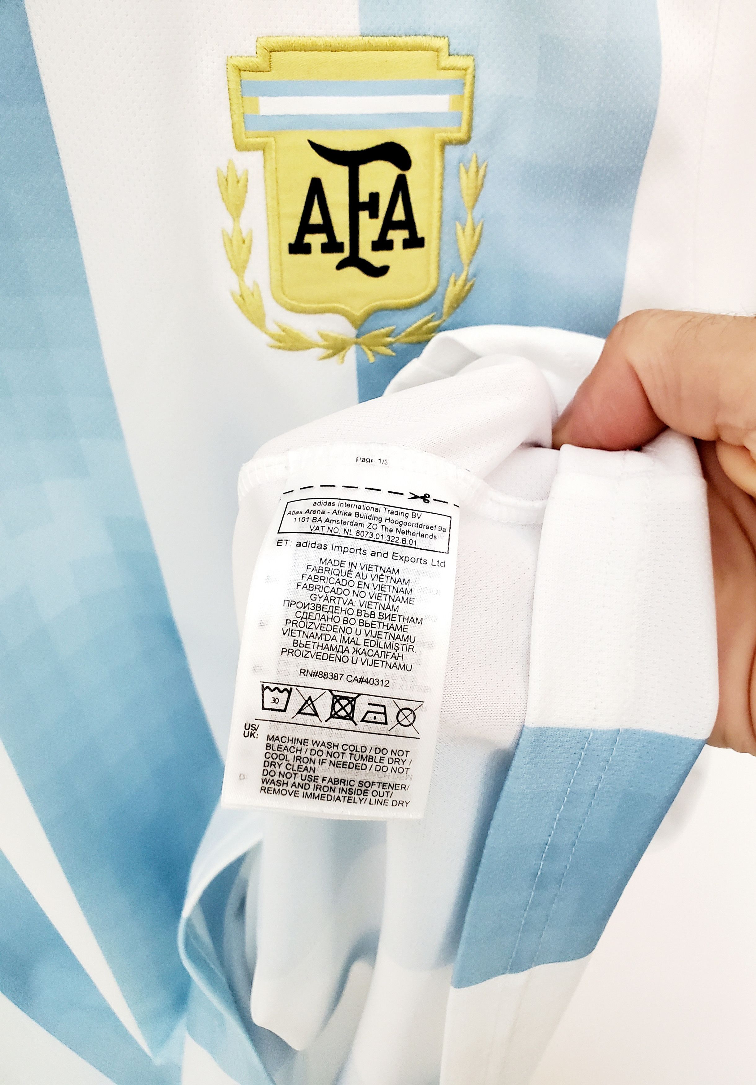 Adidas ARGENTINA 2018 2019 HOME SOCCER JERSEY ADIDAS M Size US M / EU 48-50 / 2 - 5 Thumbnail